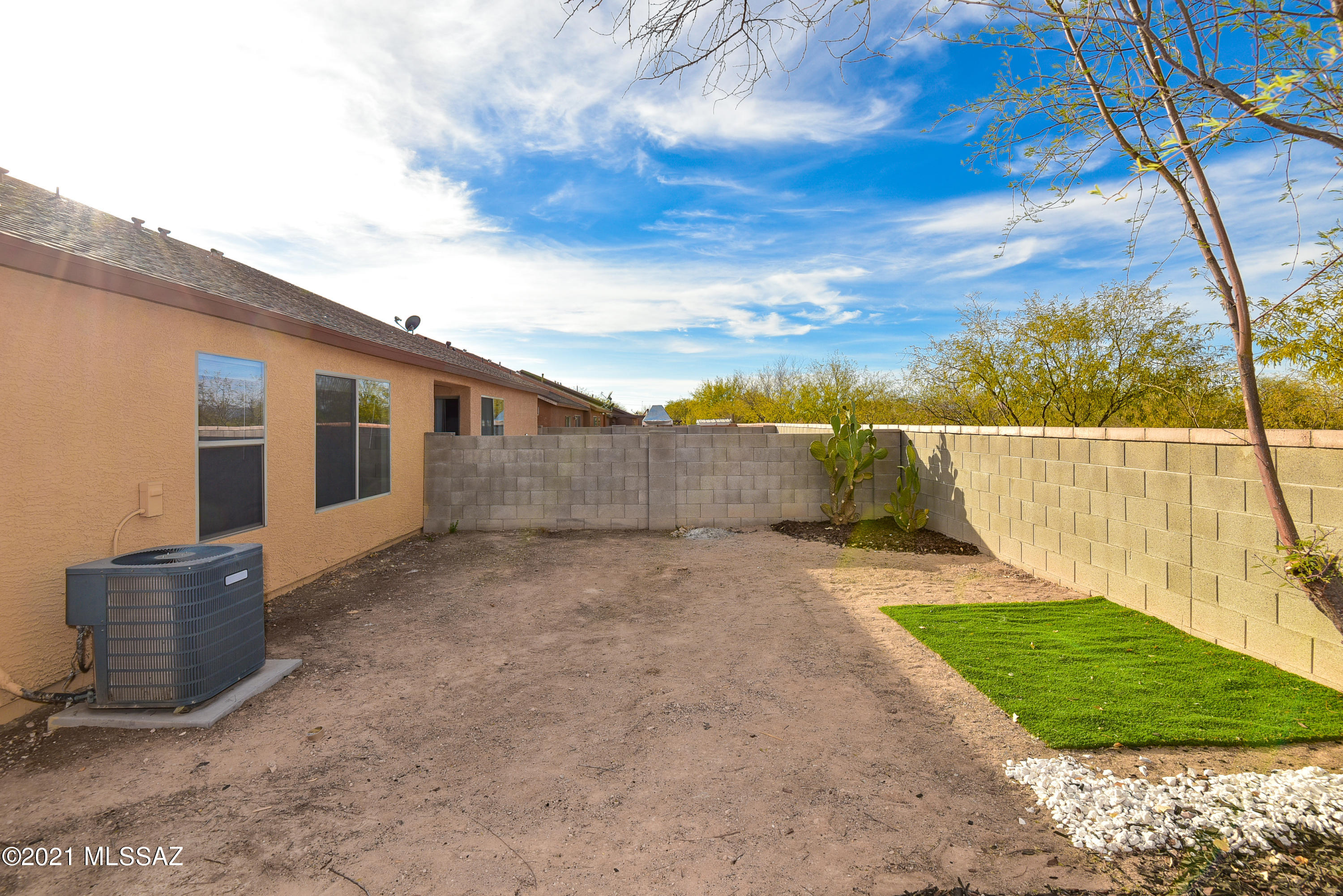 Tres Pueblos - Residential