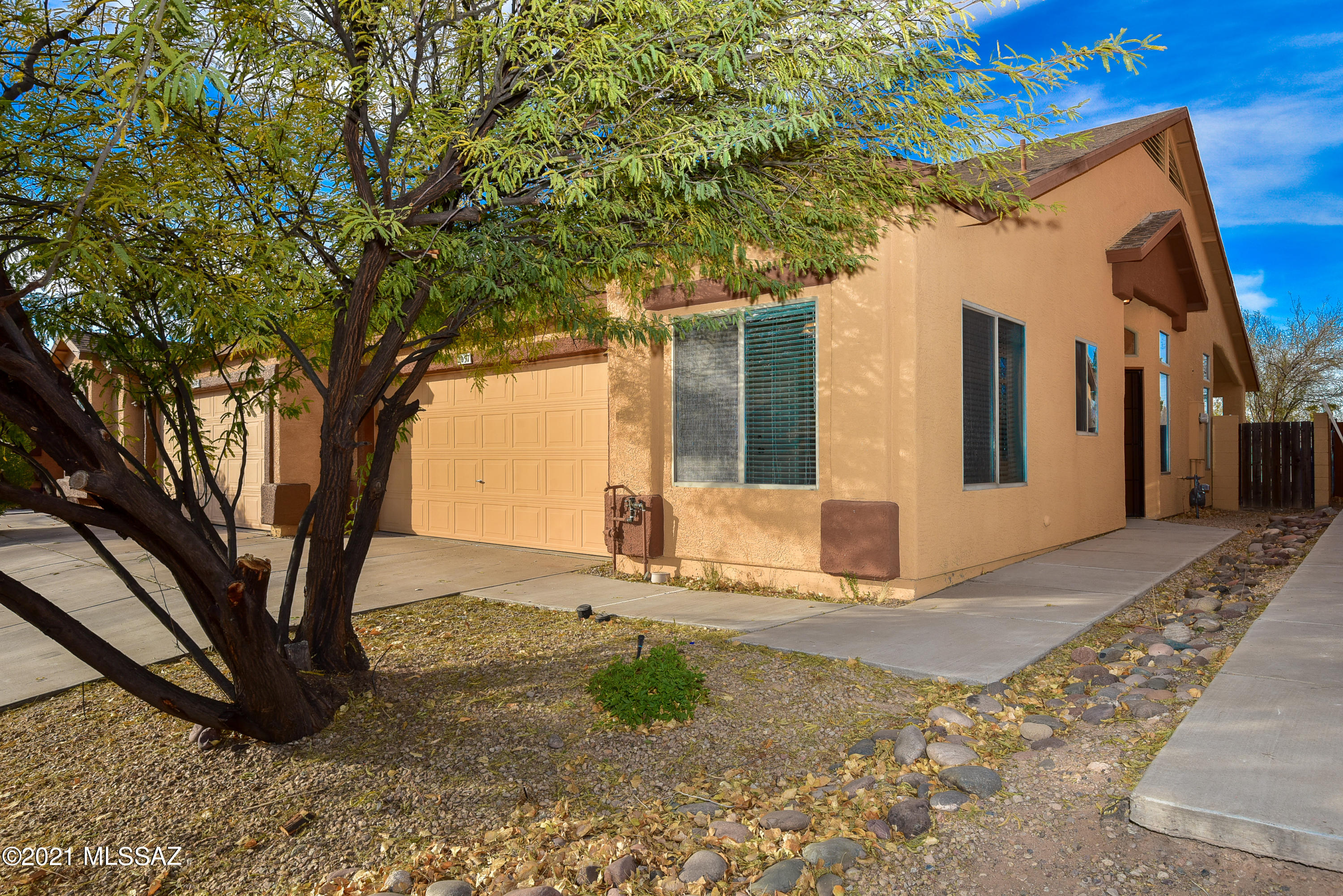 Tres Pueblos - Residential
