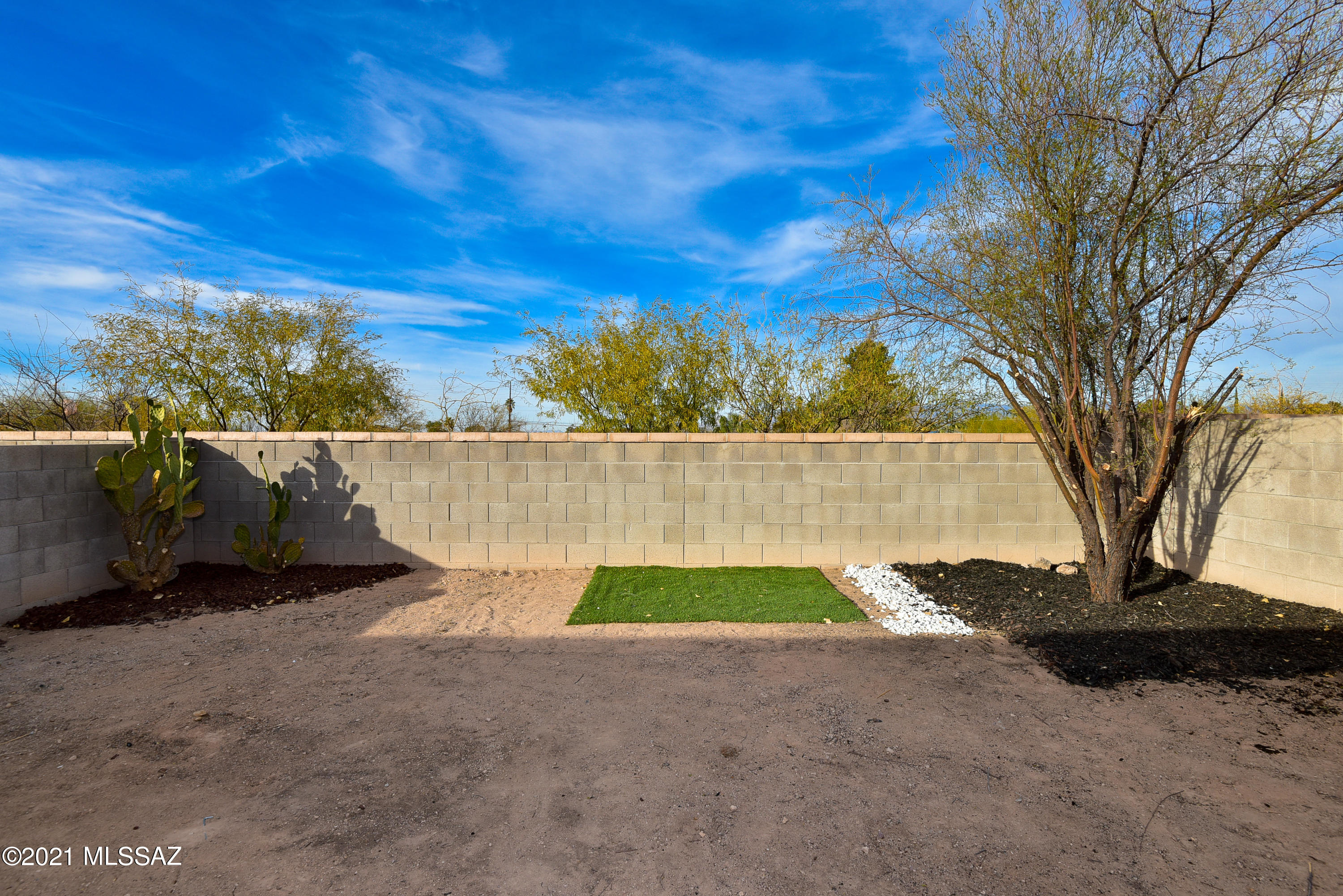 Tres Pueblos - Residential