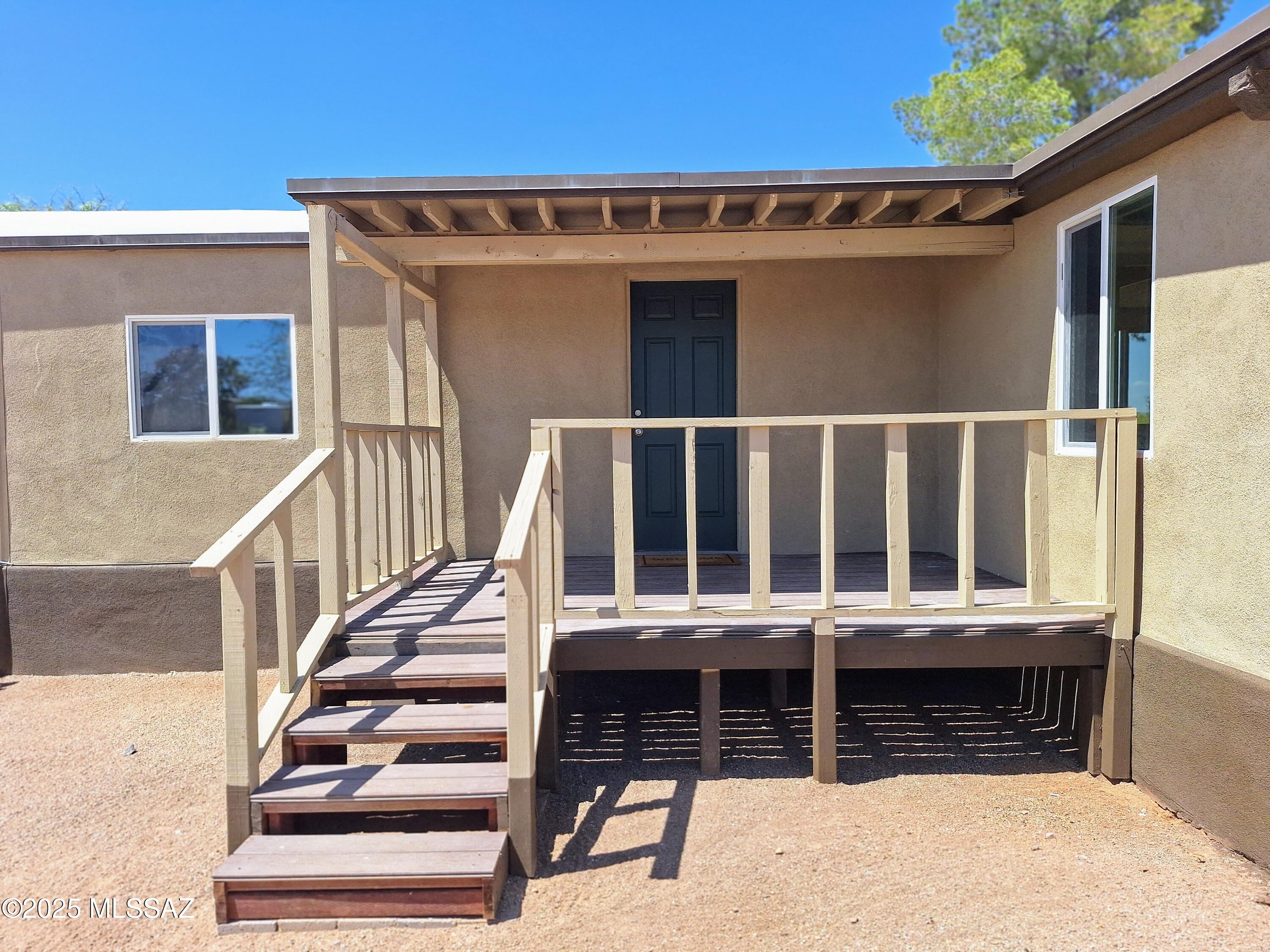 7256 N Ellexson Drive