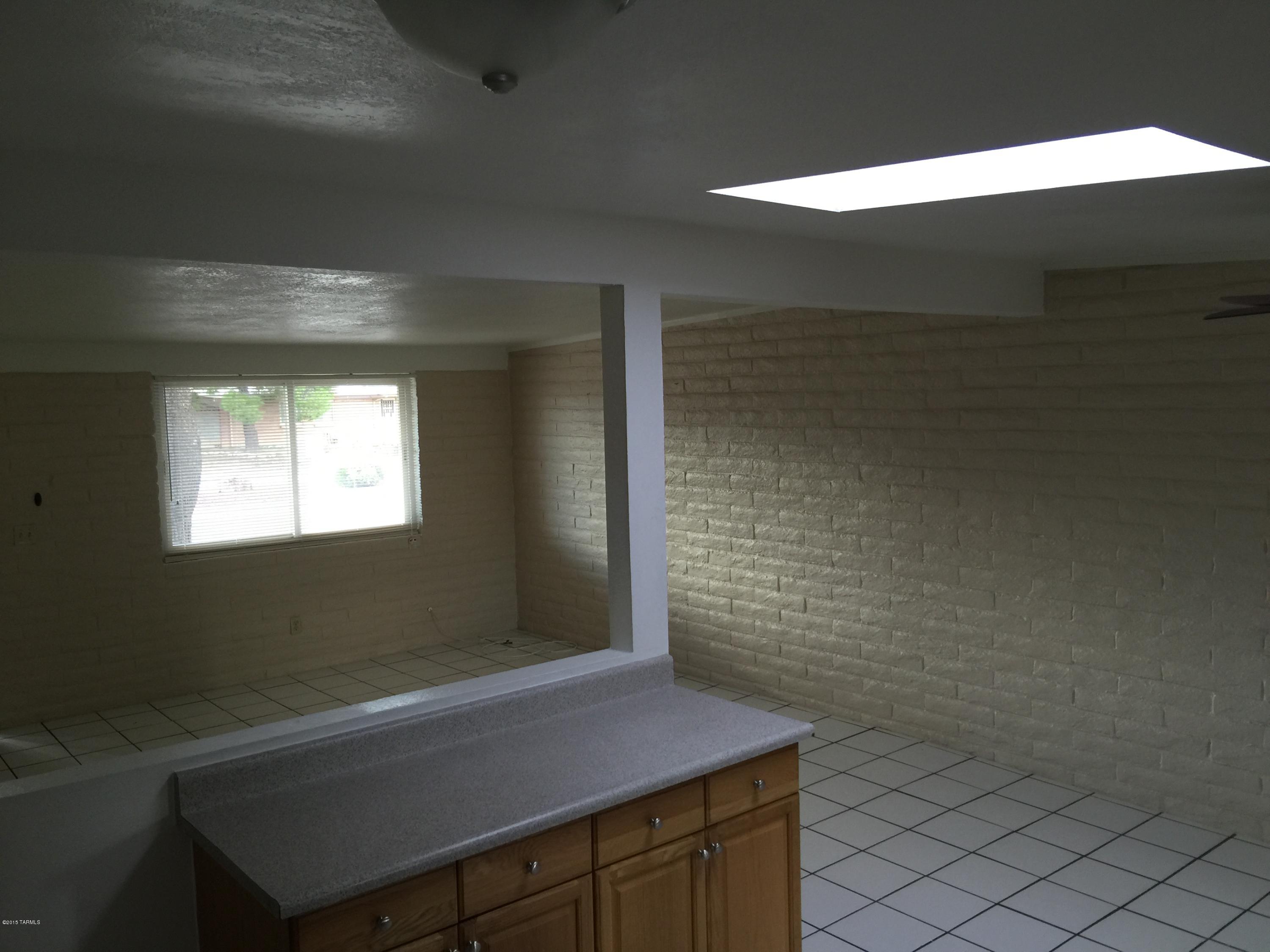 Pine Grove (1-101) - Residential Lease