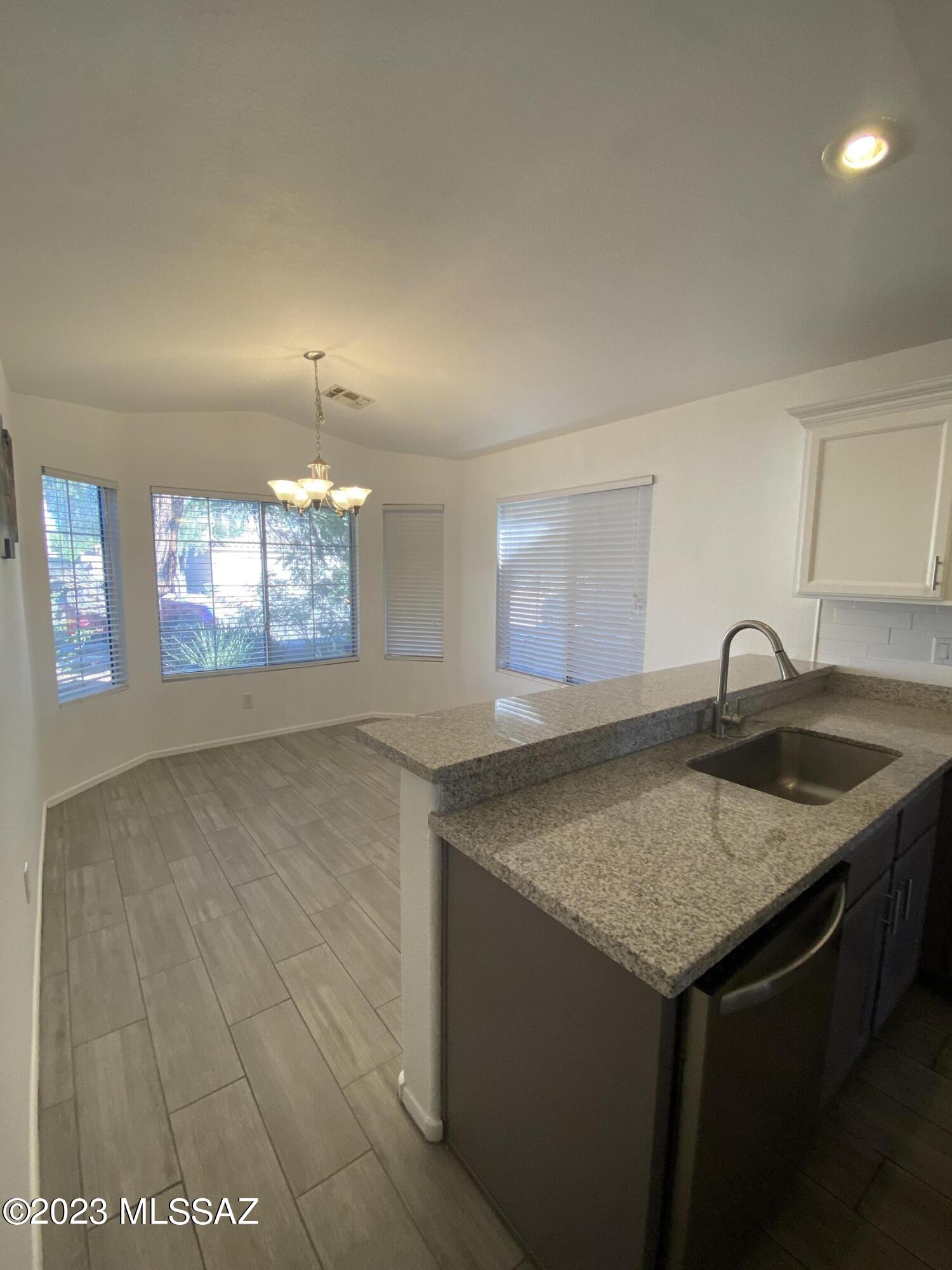 Bluffs (The) 2 - Residential Lease