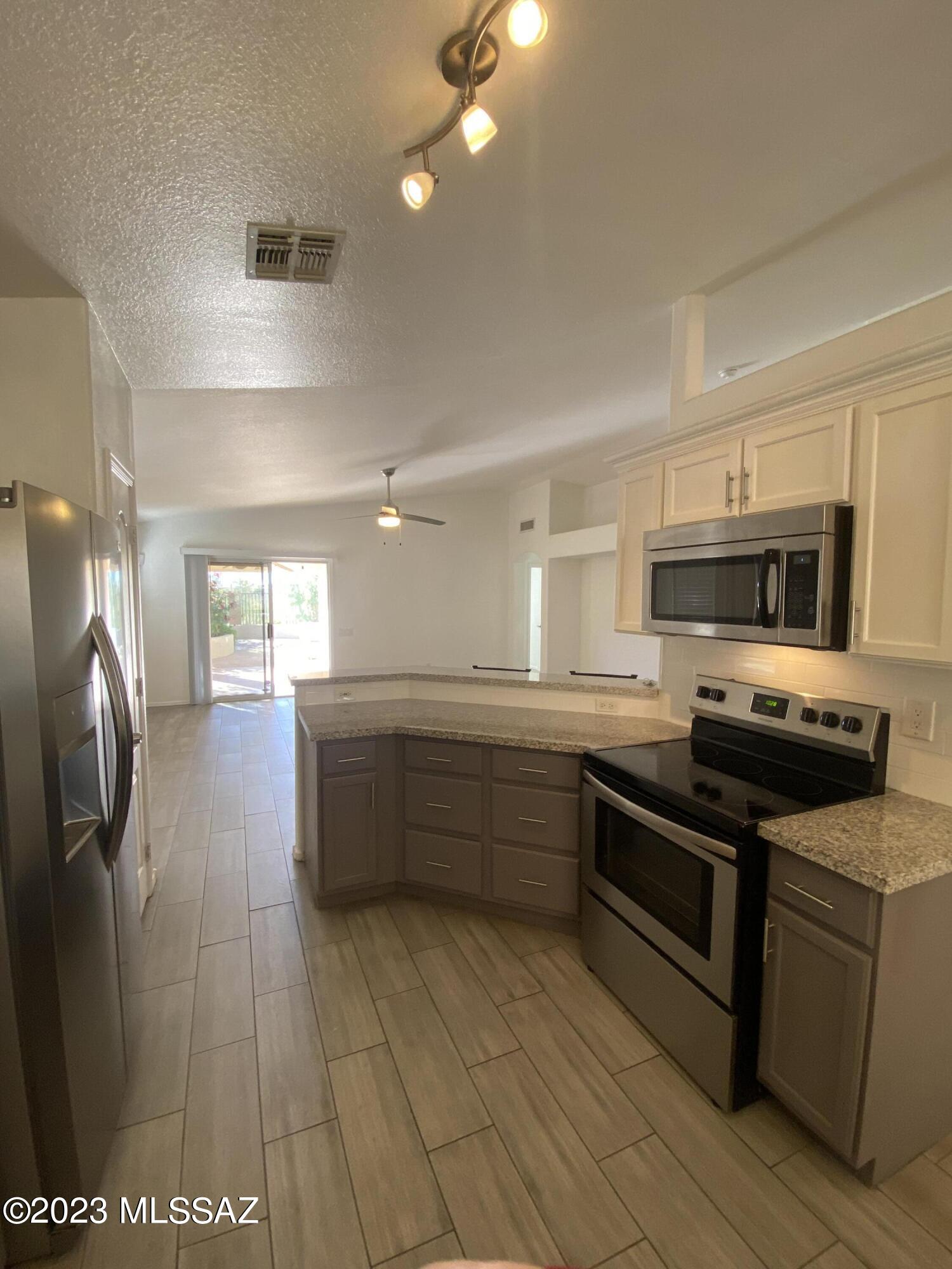 Bluffs (The) 2 - Residential Lease