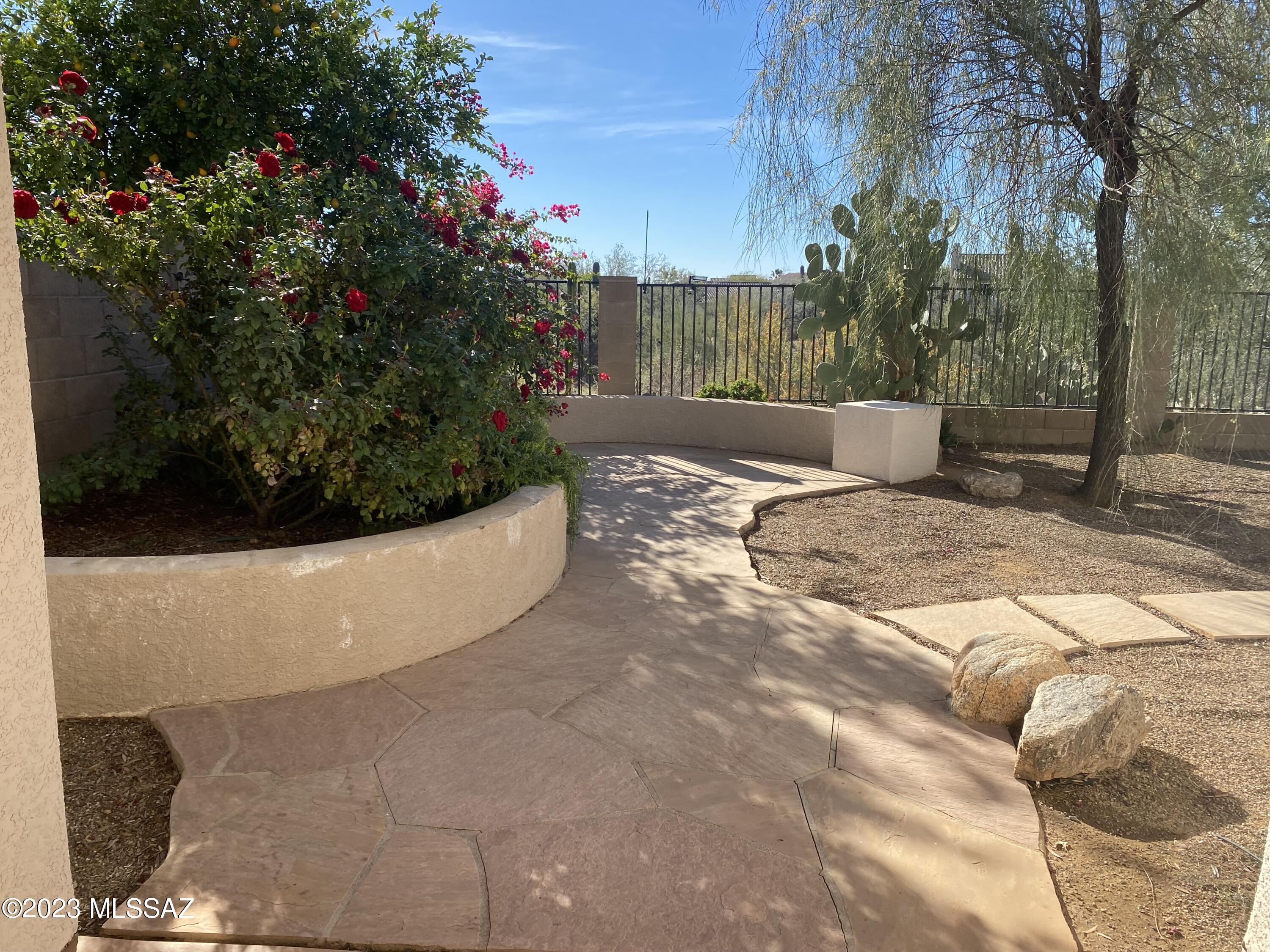 Bluffs (The) 2 - Residential Lease