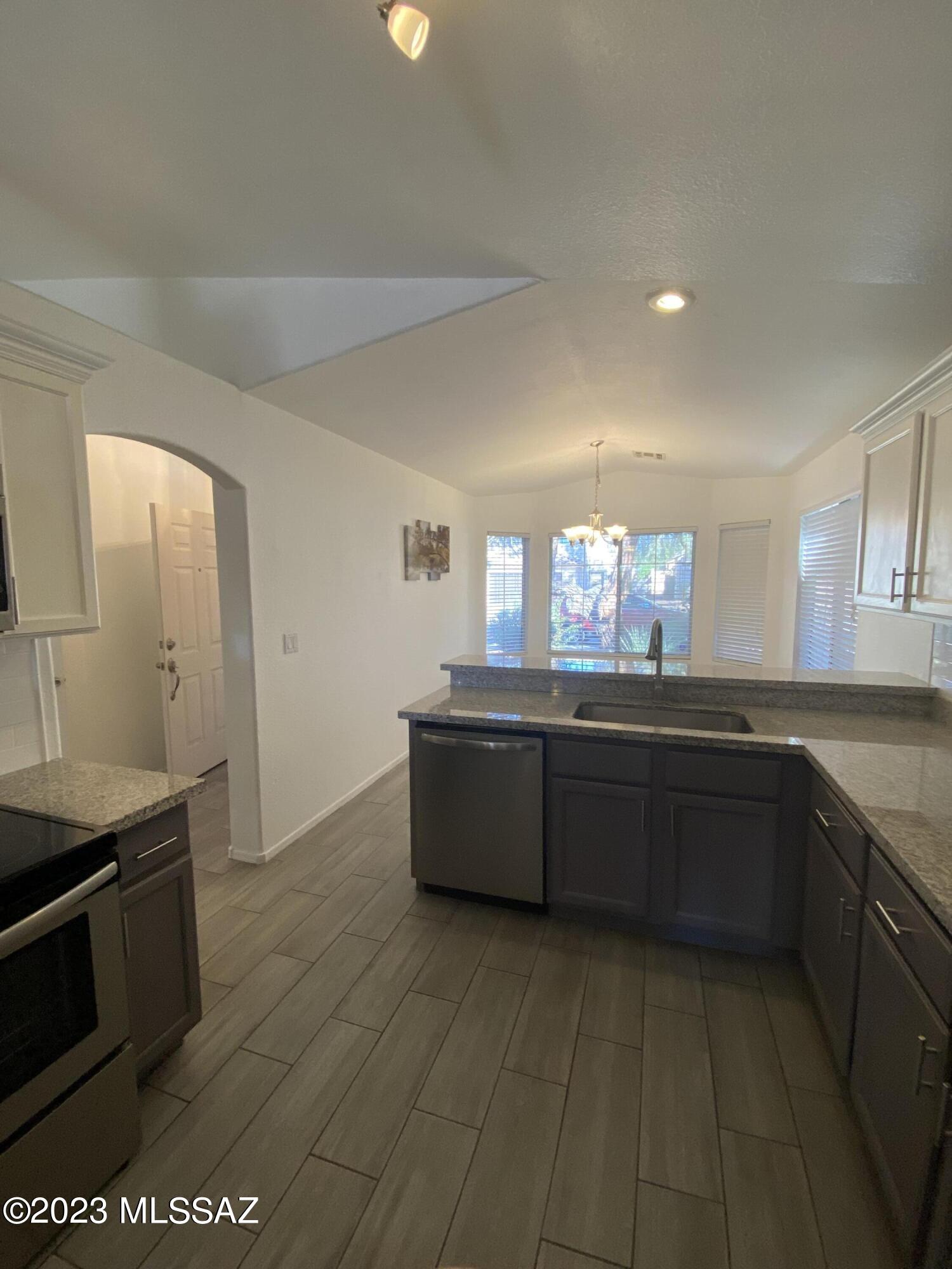 Bluffs (The) 2 - Residential Lease