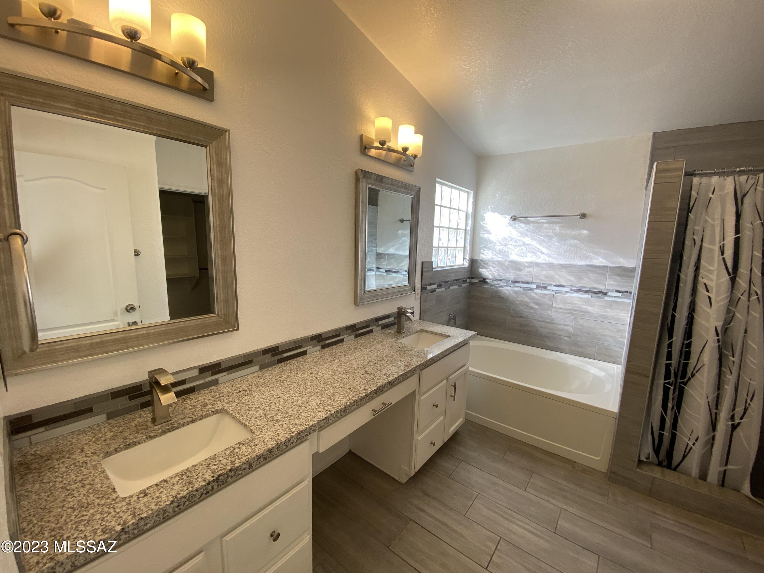 Bluffs (The) 2 - Residential Lease