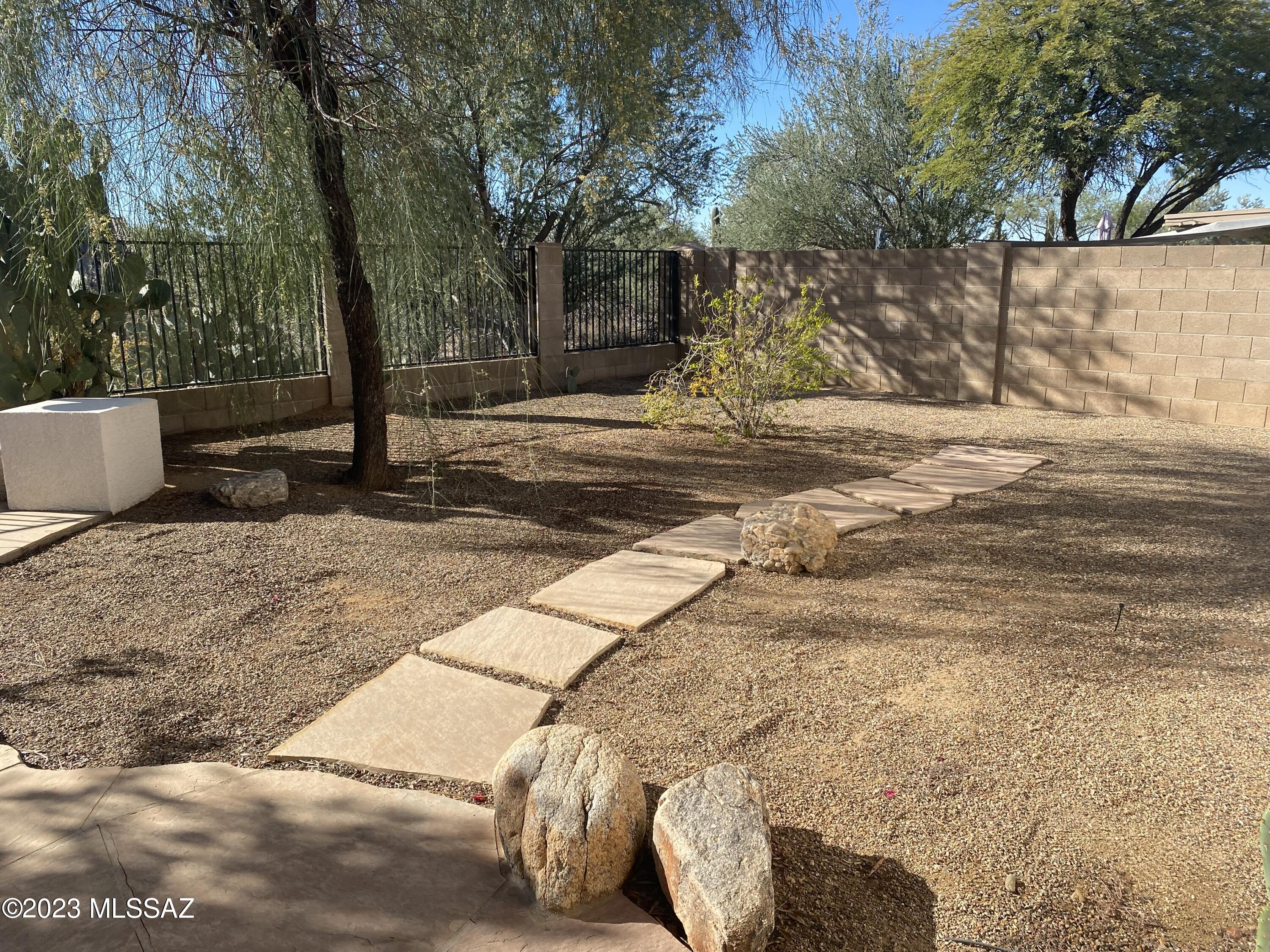 Bluffs (The) 2 - Residential Lease