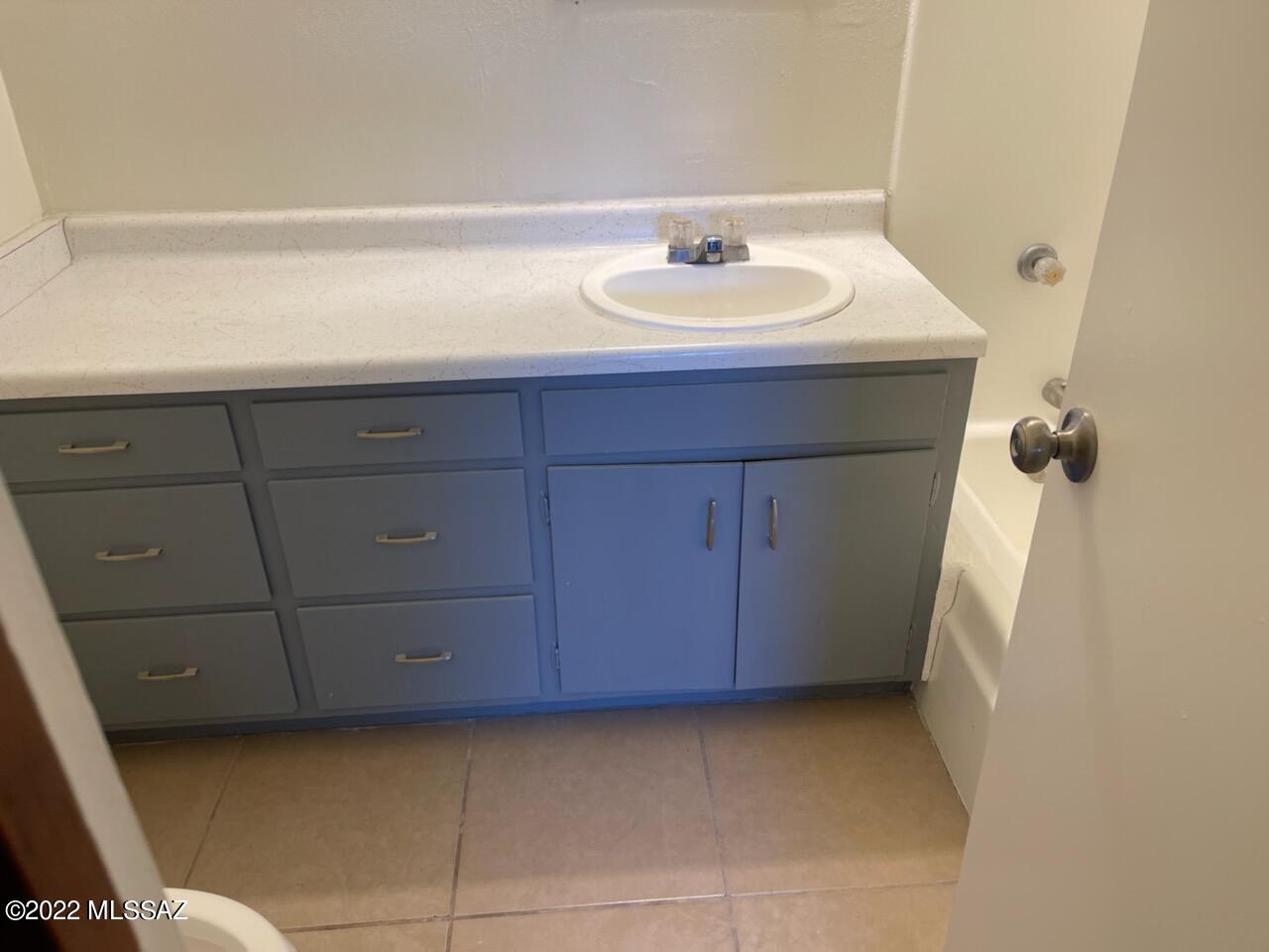 3127 N Fontana Avenue