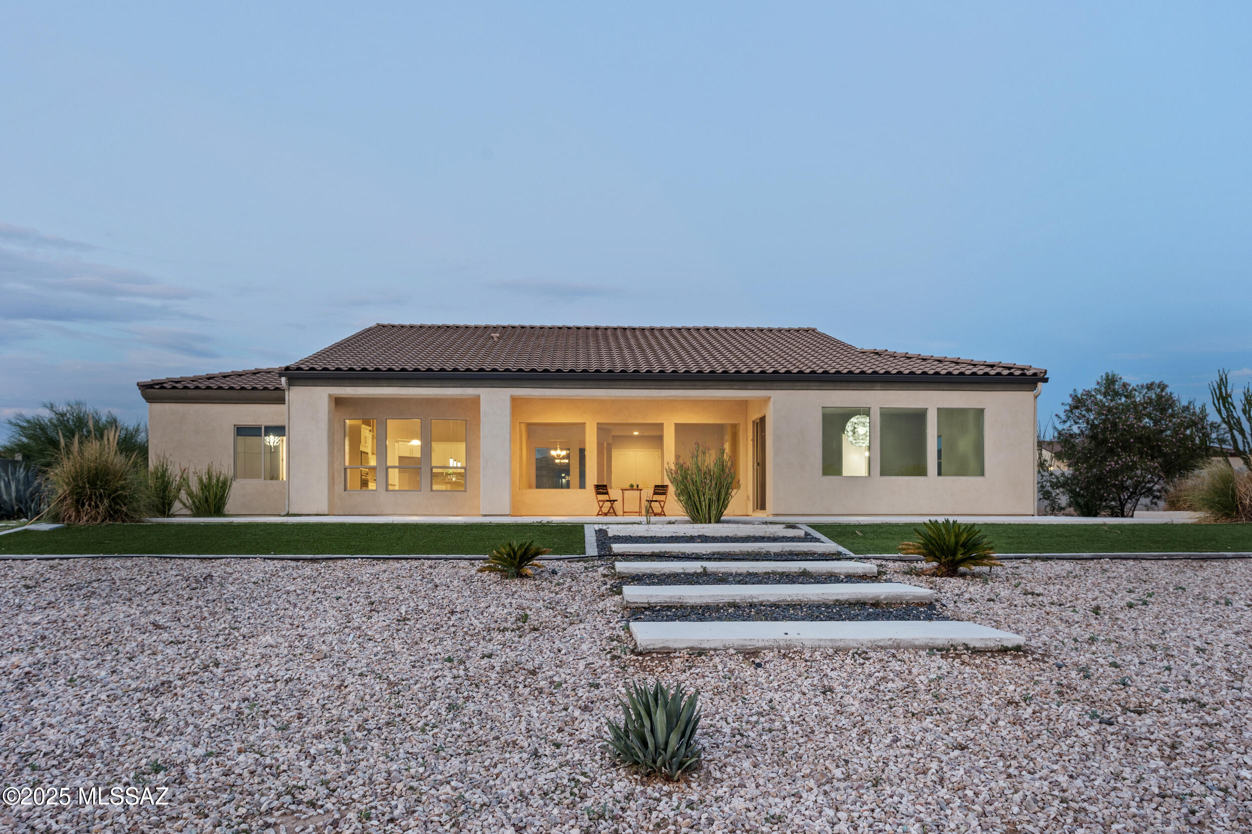 1467 N Branding Place Place