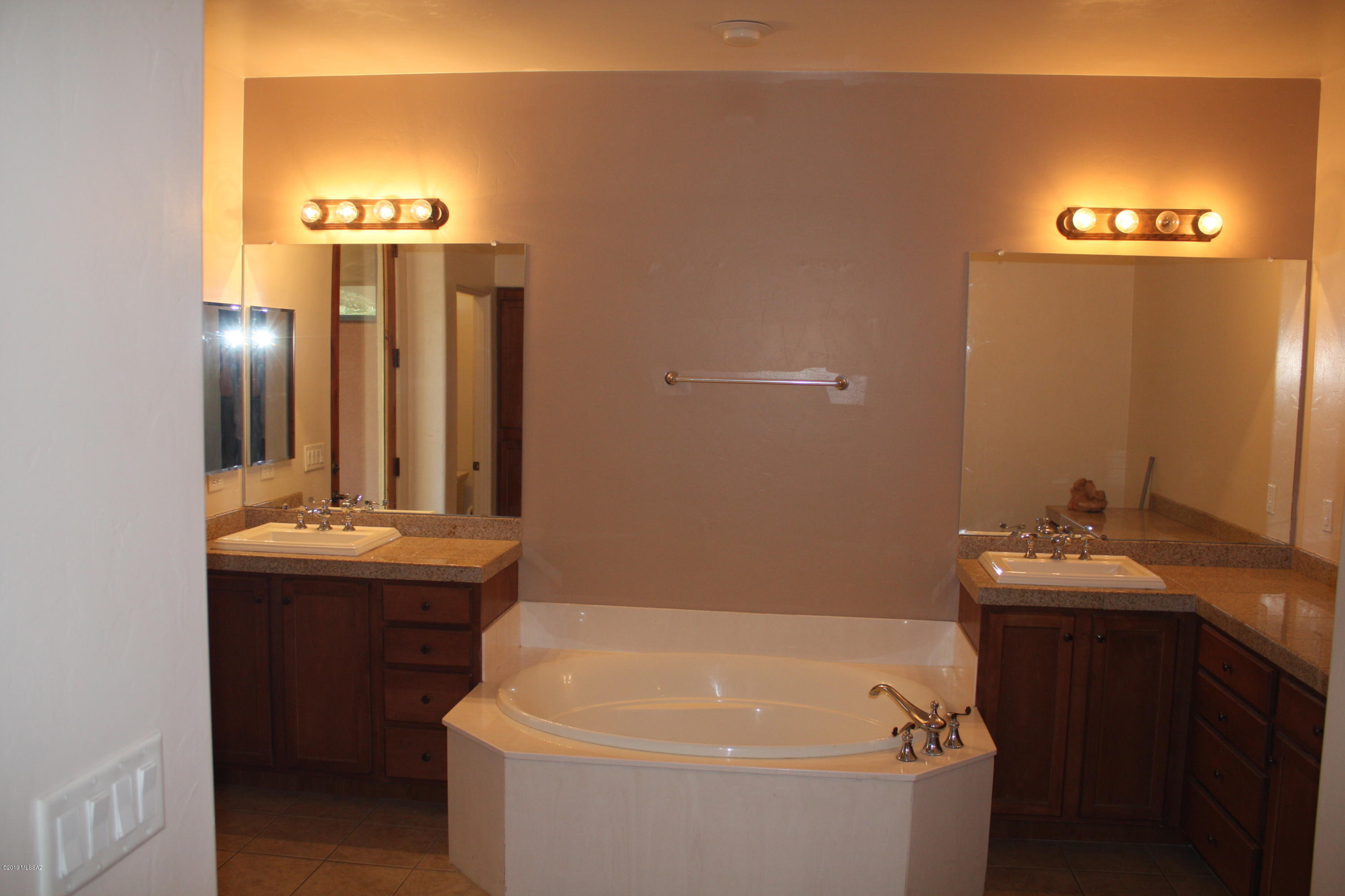 Miramonte at the River (1-163) - Residential Lease