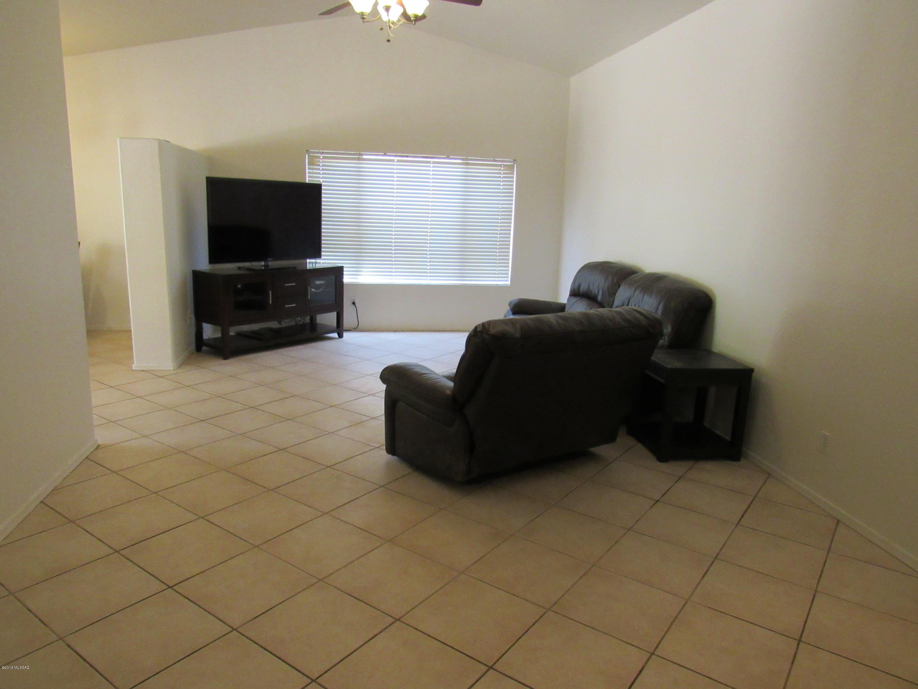 Colonias La Canada (83-219) - Residential