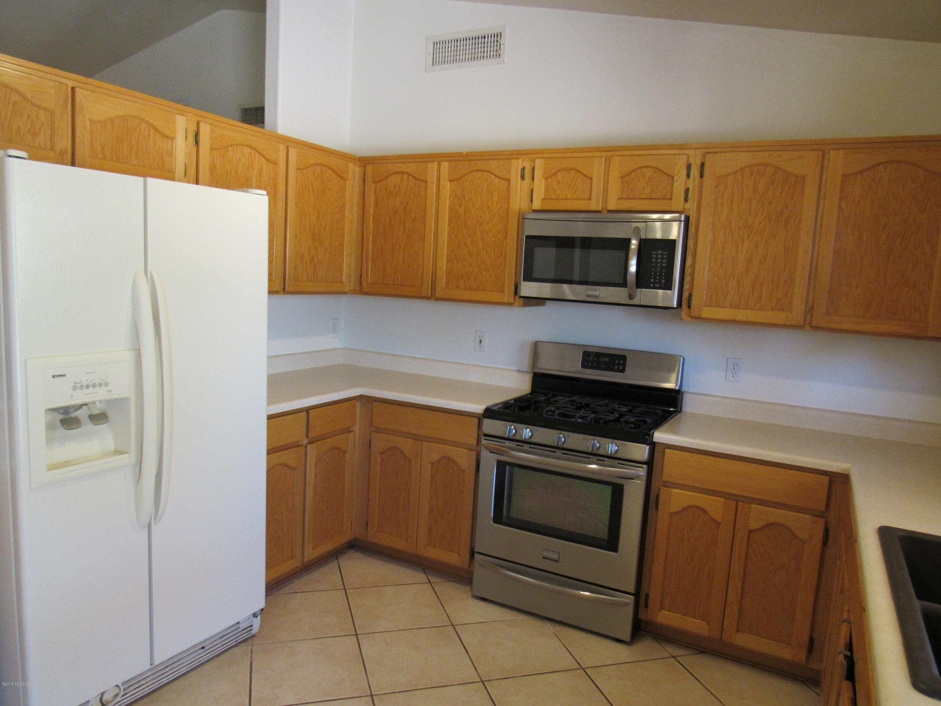 Colonias La Canada (83-219) - Residential