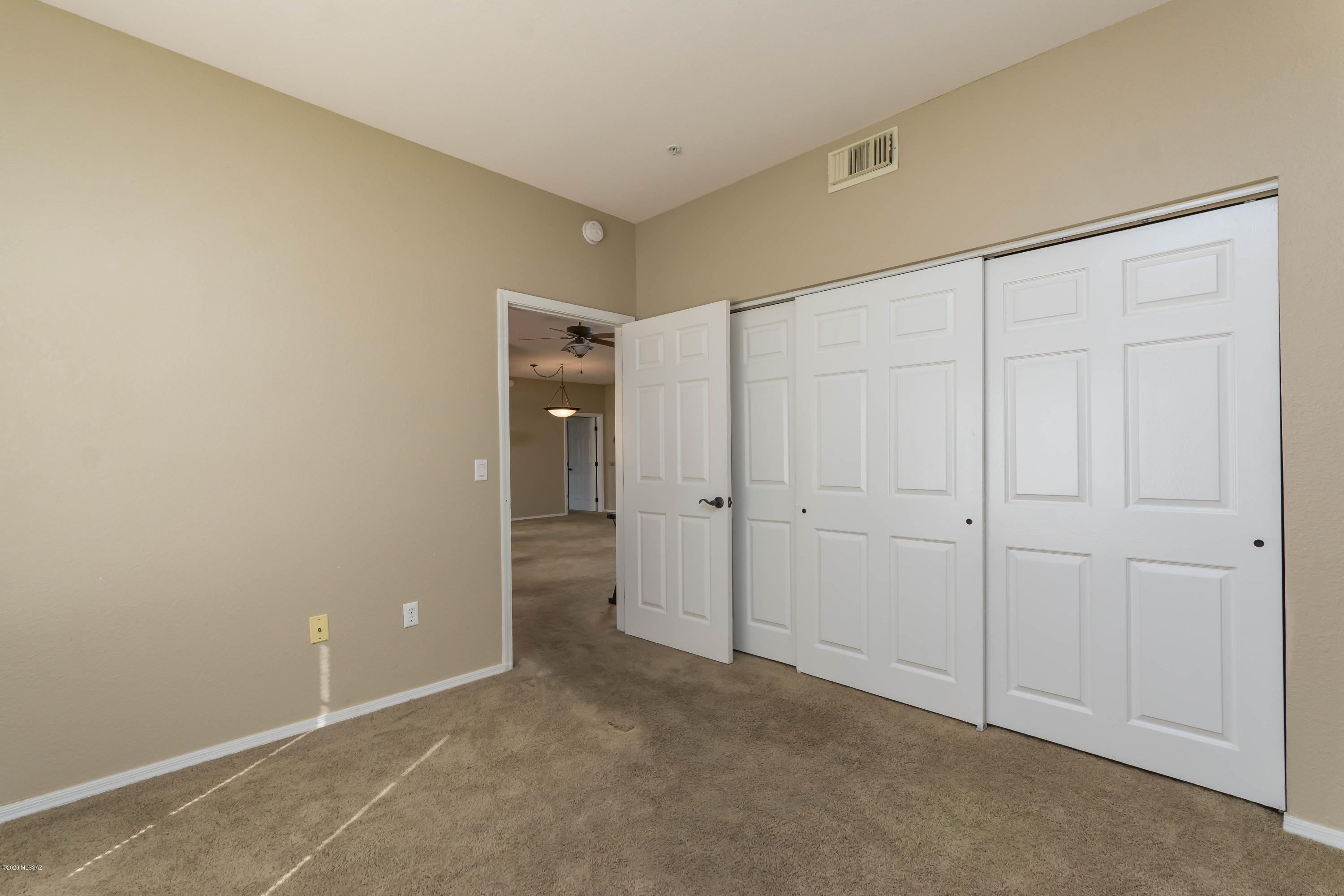 The Boulders at La Reserve Condominiums - Residential