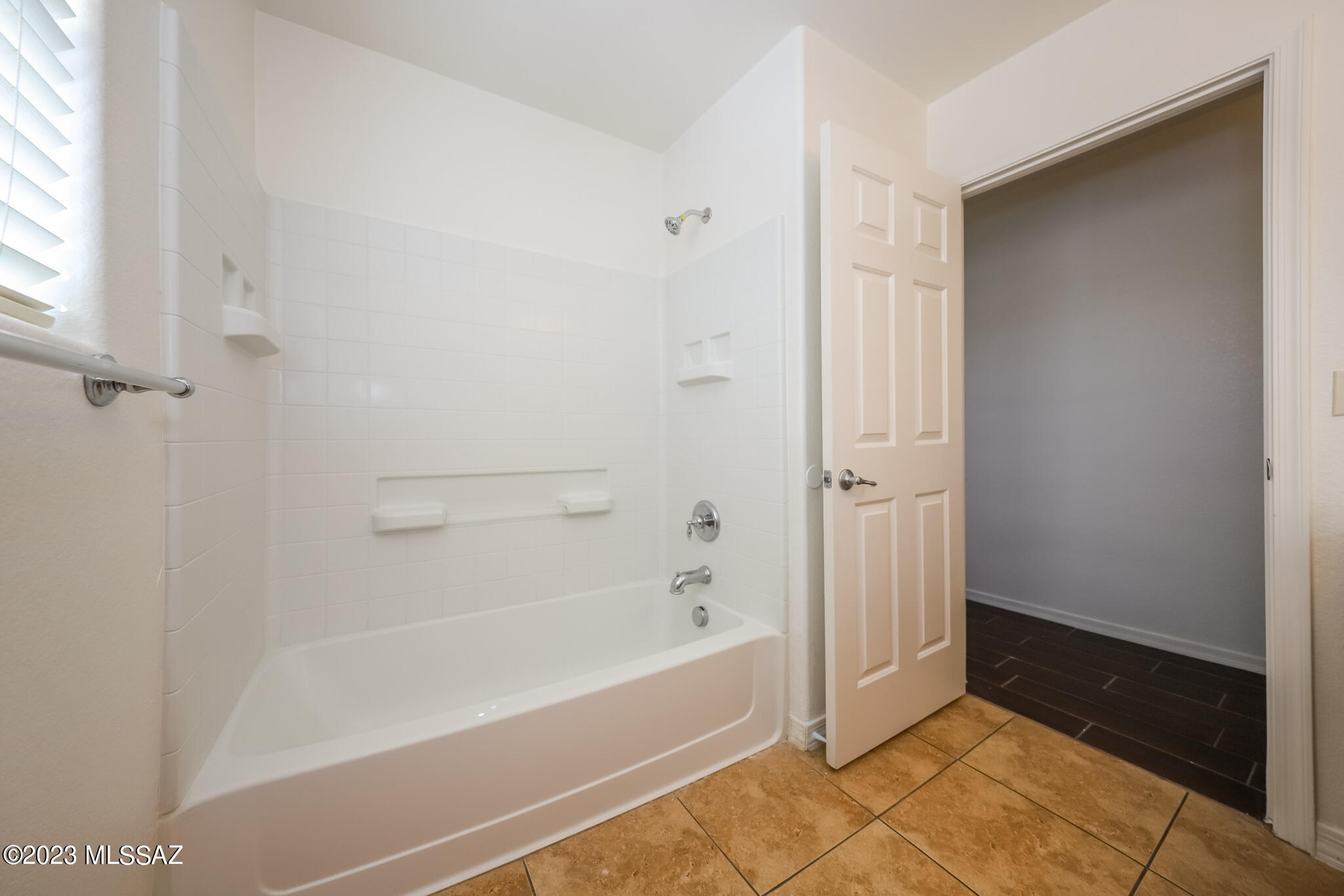 Desert Stone (1-260) - Residential Lease