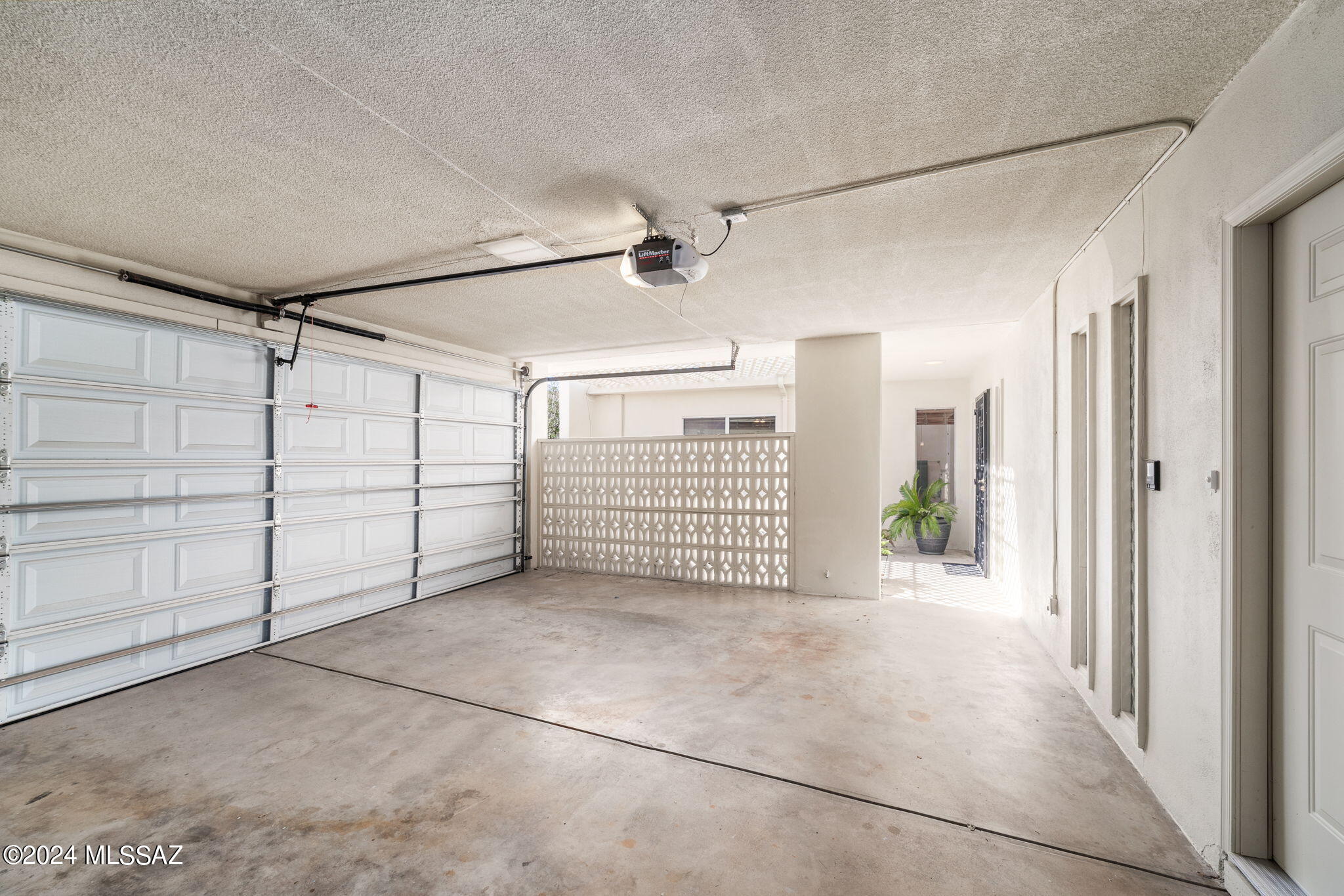 Casa Blanca Villas - Residential
