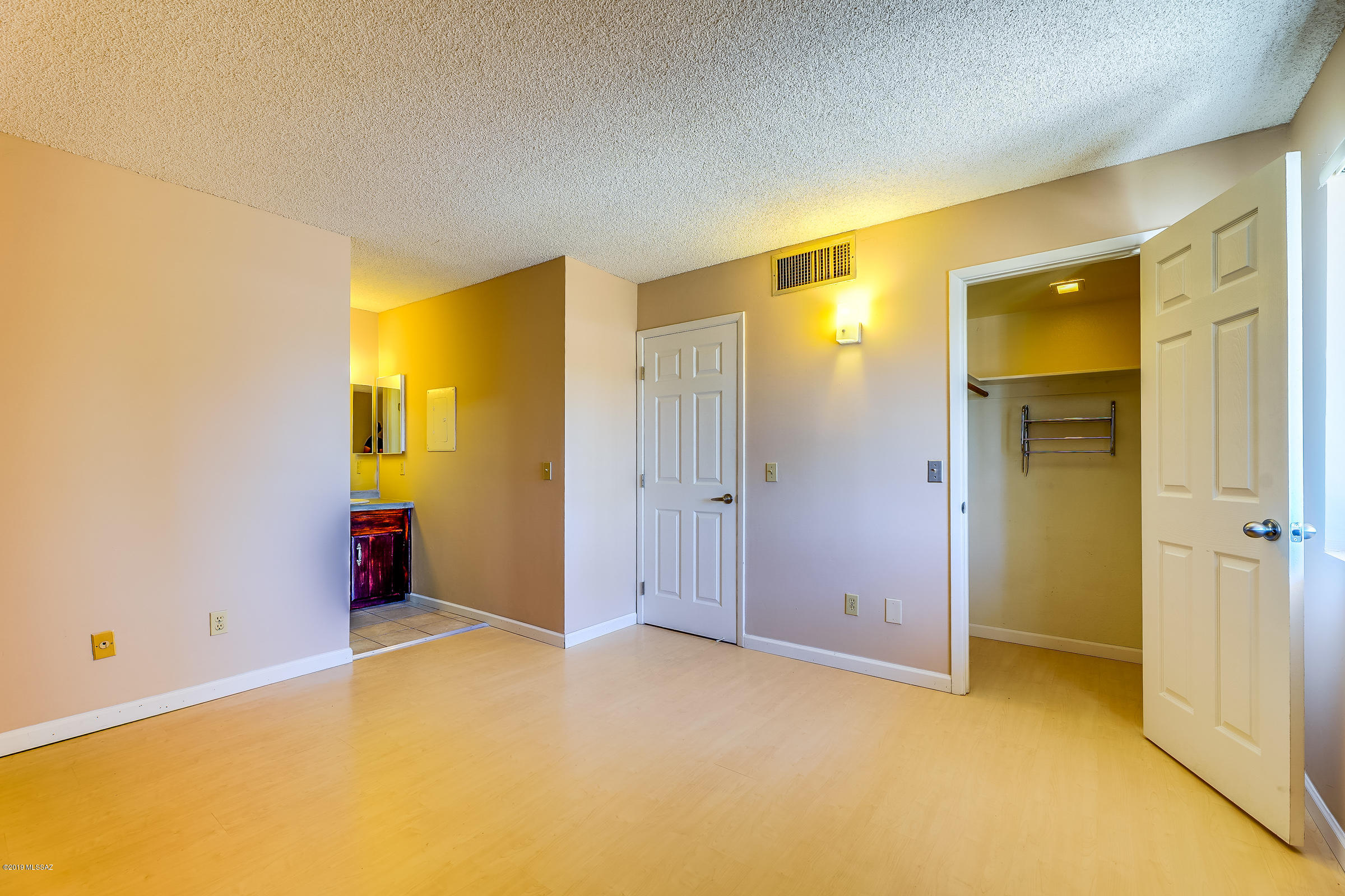 Golf Links East Condos (1-48) - Residential