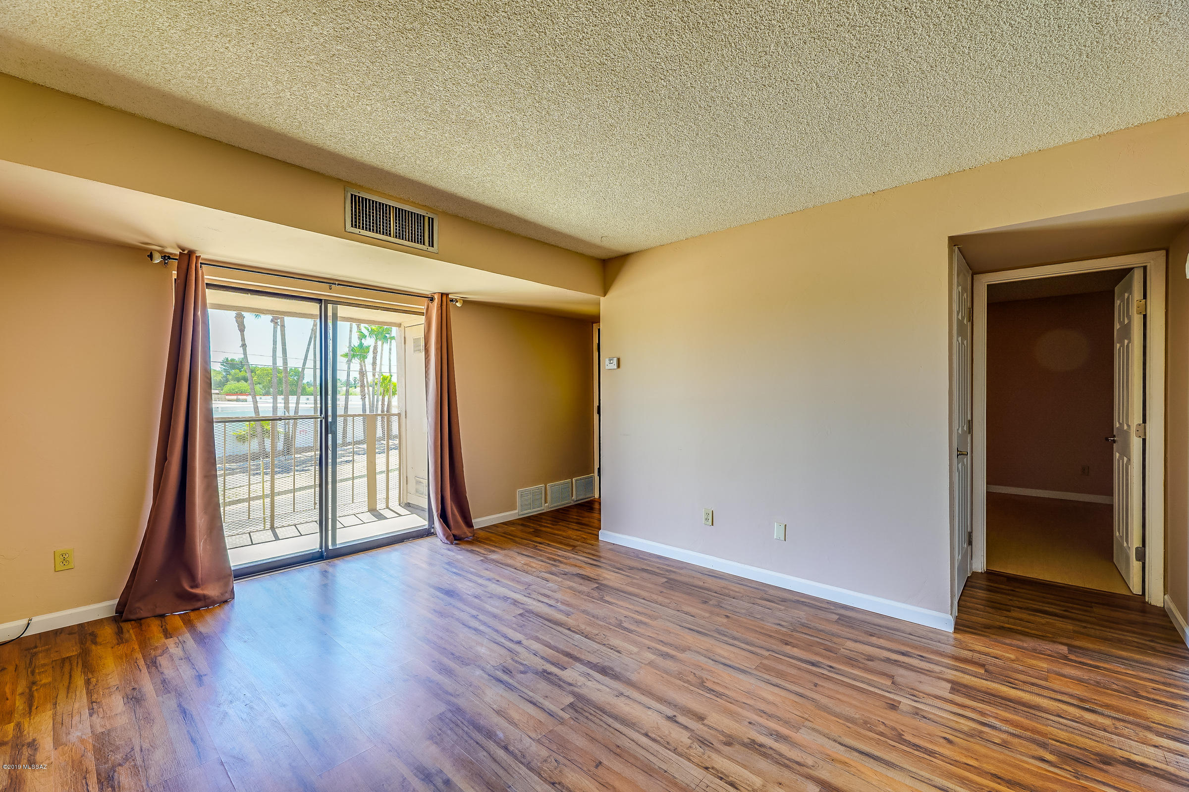 Golf Links East Condos (1-48) - Residential