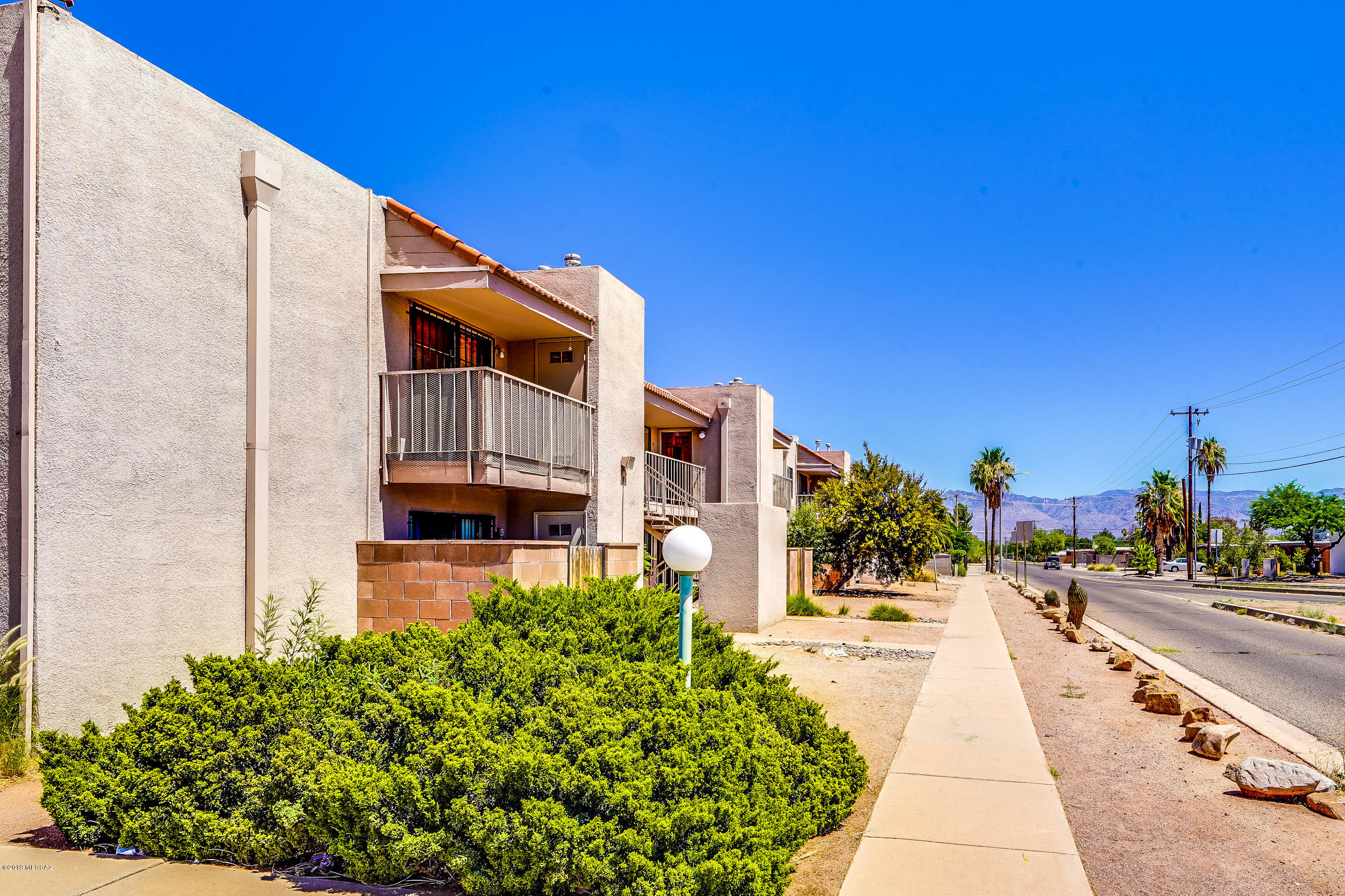 Golf Links East Condos (1-48) - Residential
