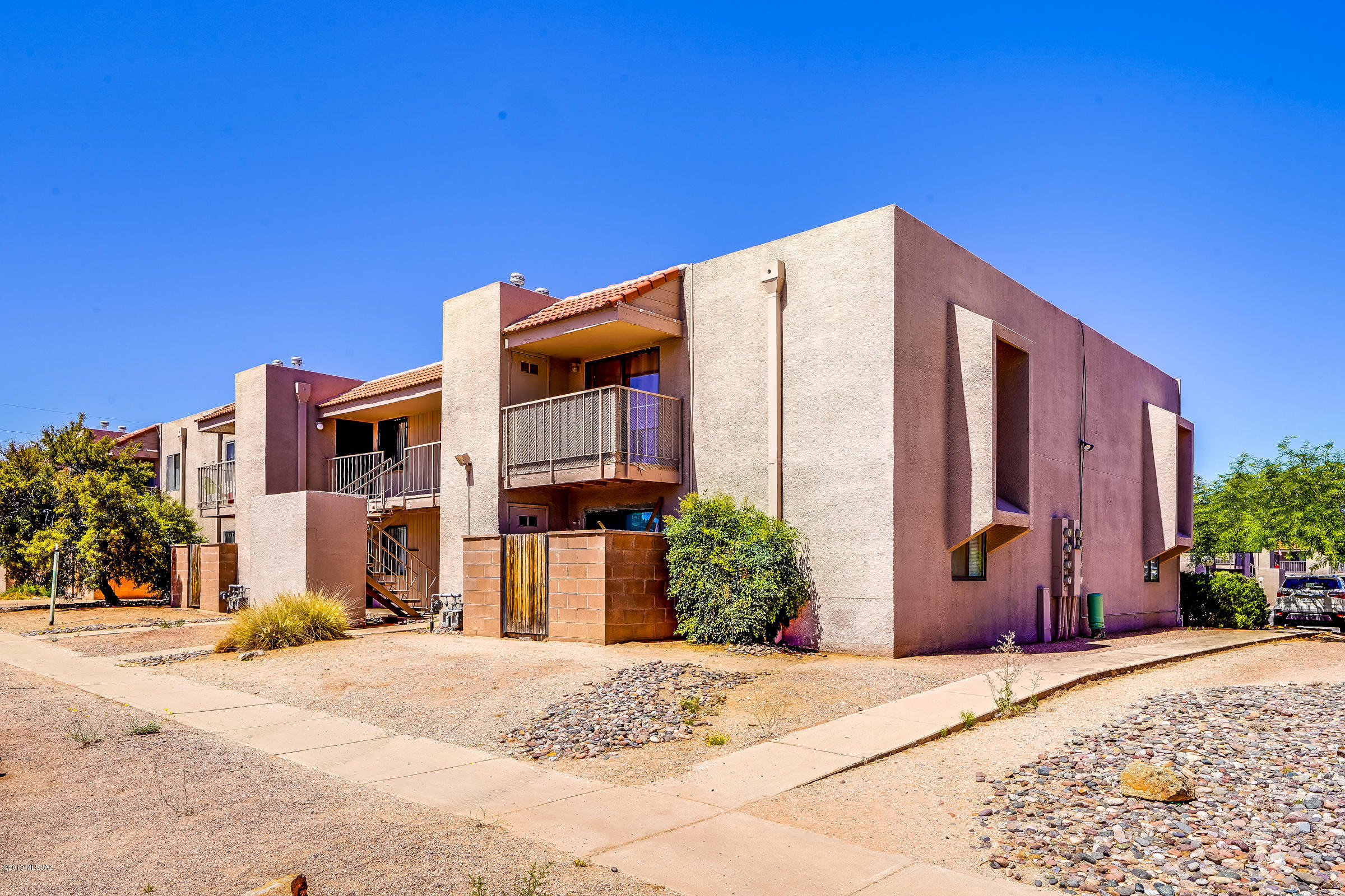Golf Links East Condos (1-48) - Residential
