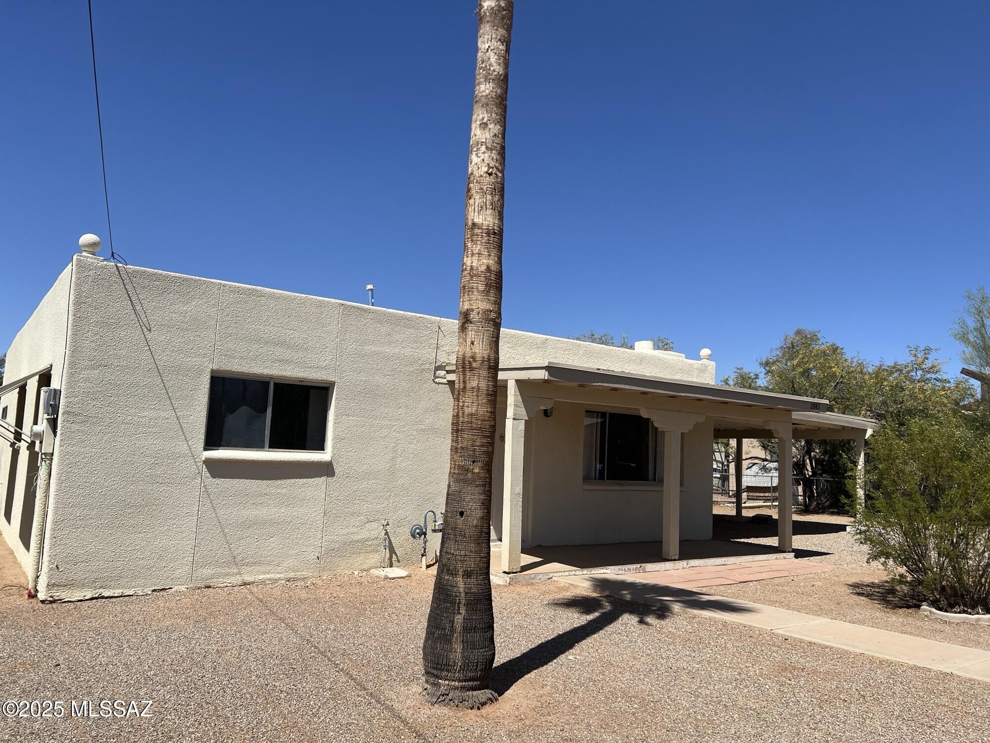 2843 E Kentucky Street