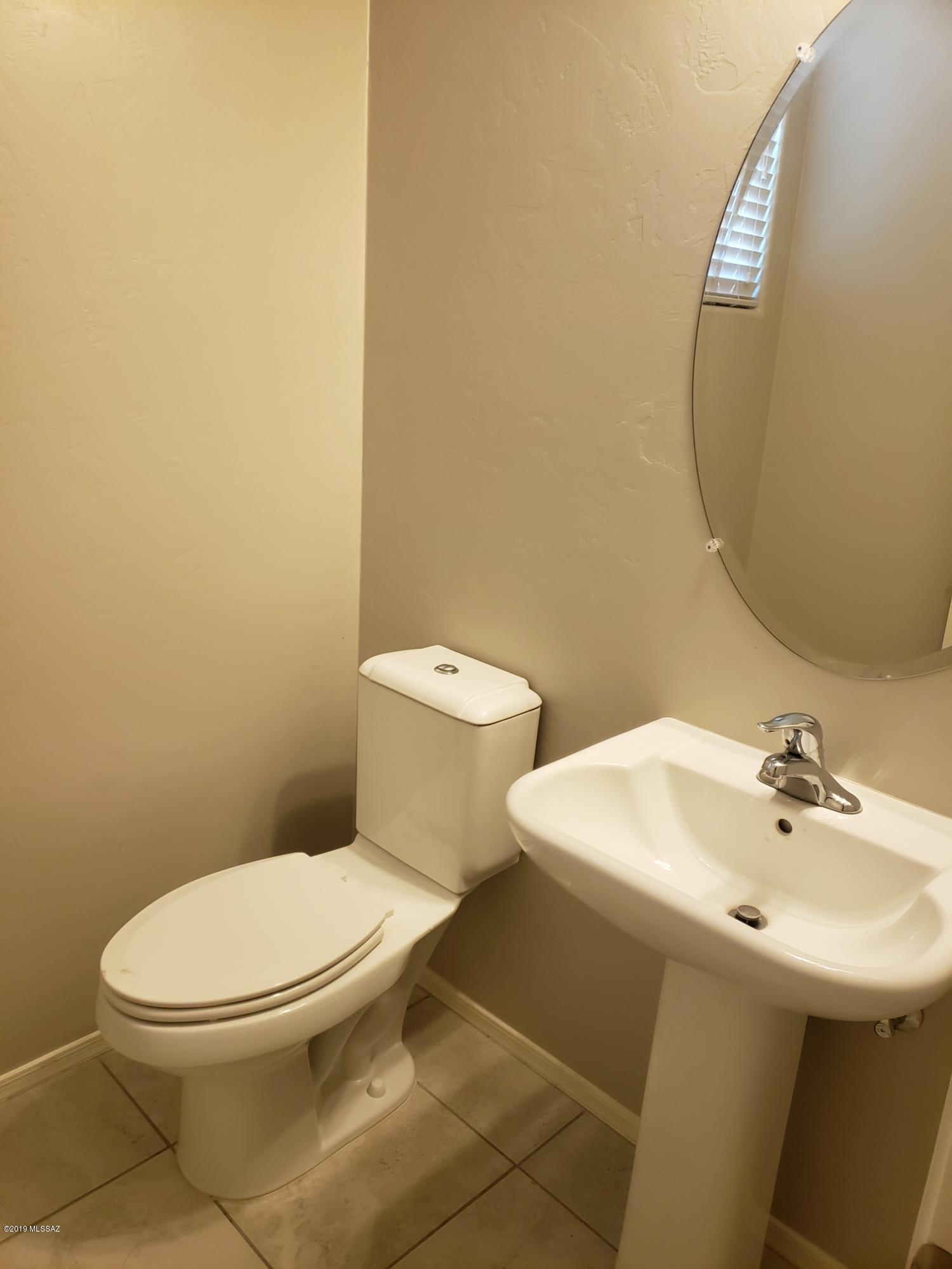 La Estancia De Tucson (1-330) - Residential Lease
