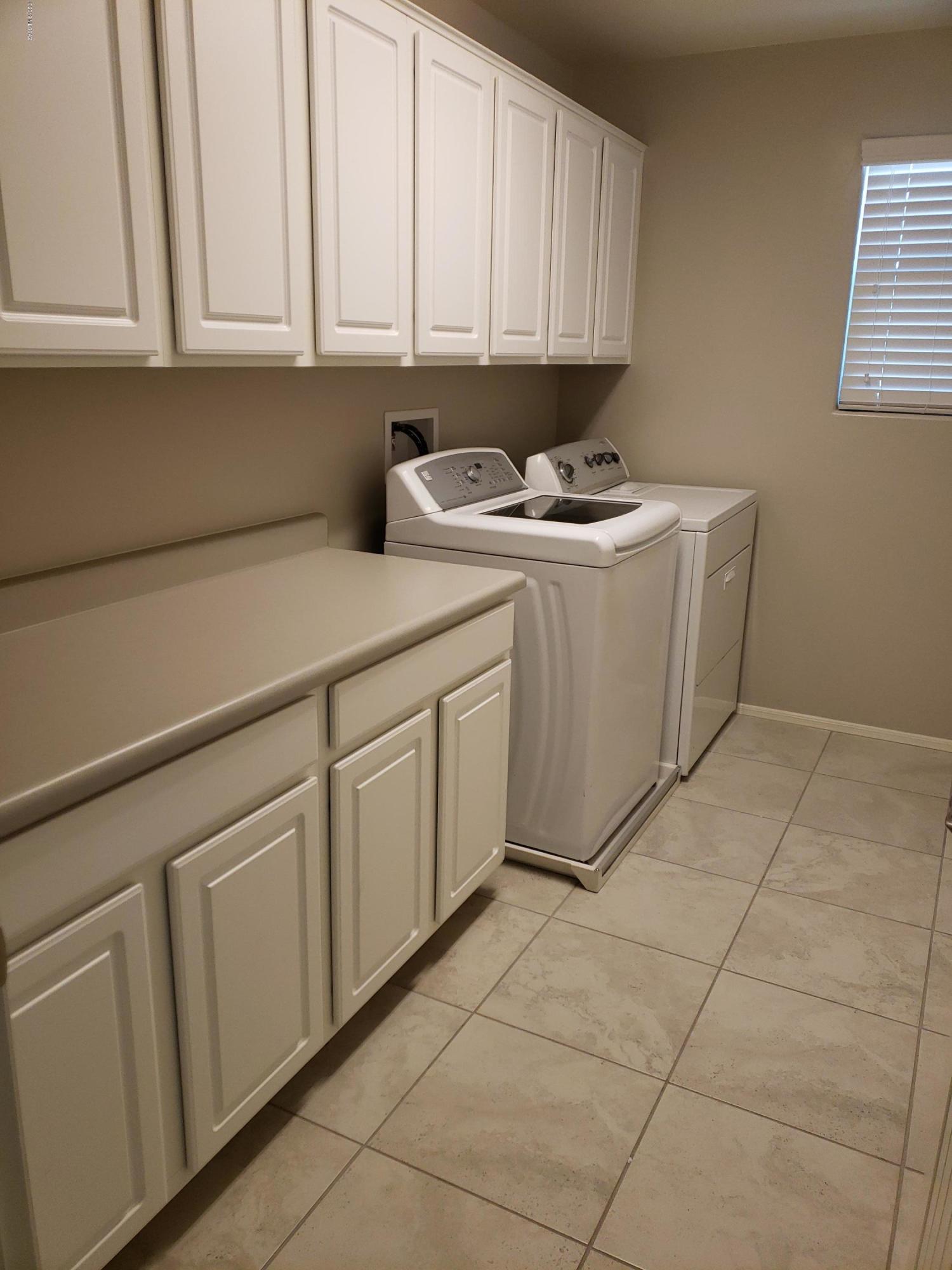 La Estancia De Tucson (1-330) - Residential Lease