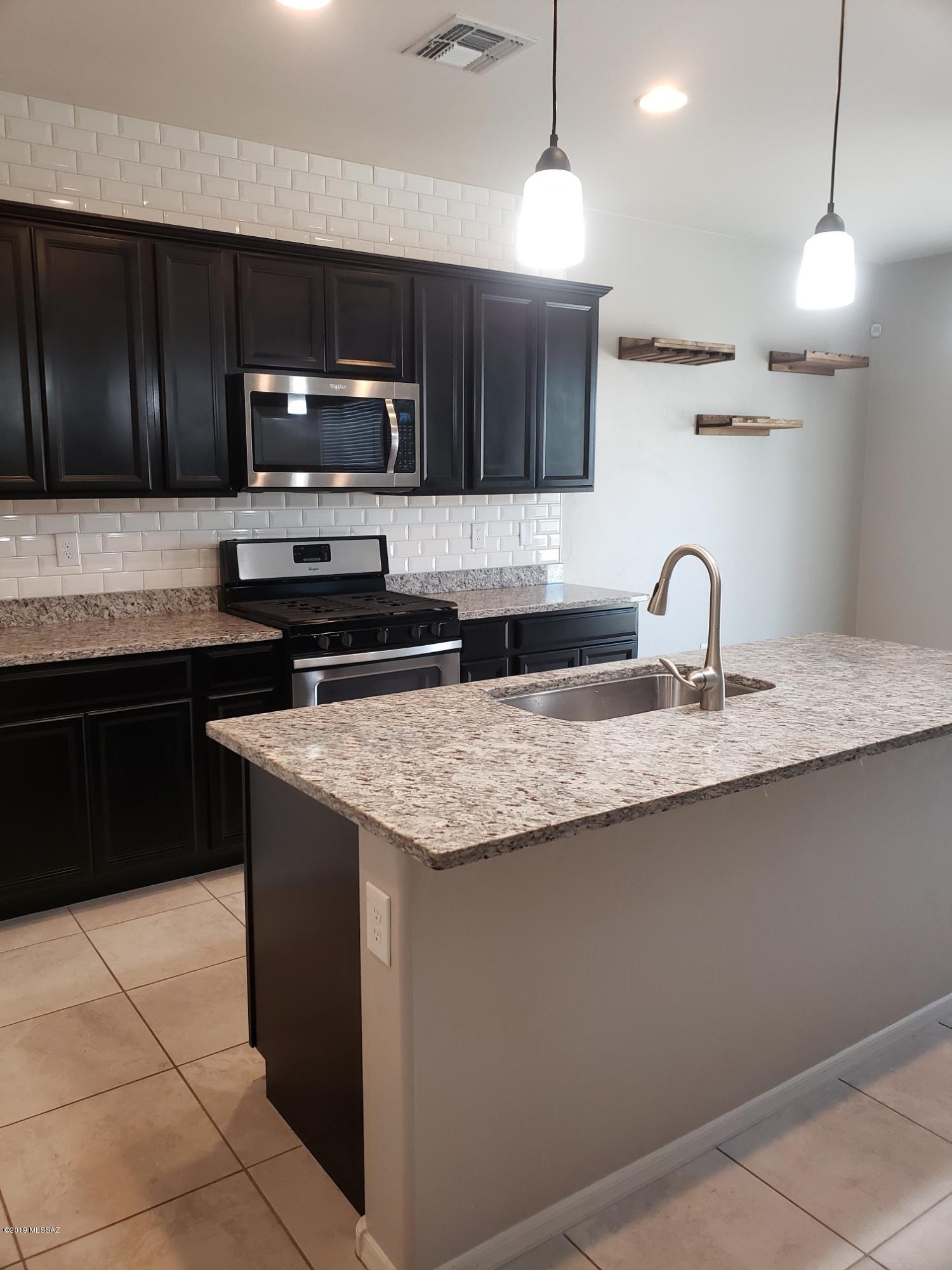 La Estancia De Tucson (1-330) - Residential Lease