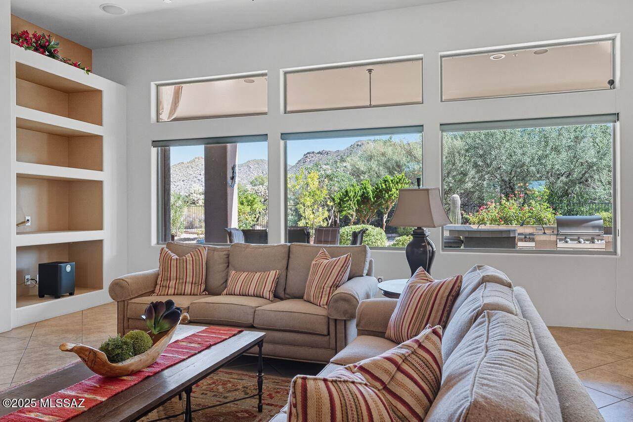 Dos Lagos at Dove Mountain (1-91) - Residential