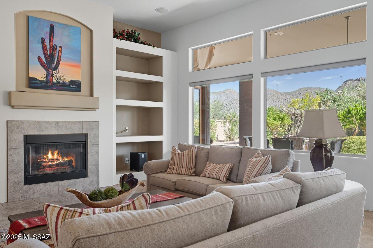 Dos Lagos at Dove Mountain (1-91) - Residential