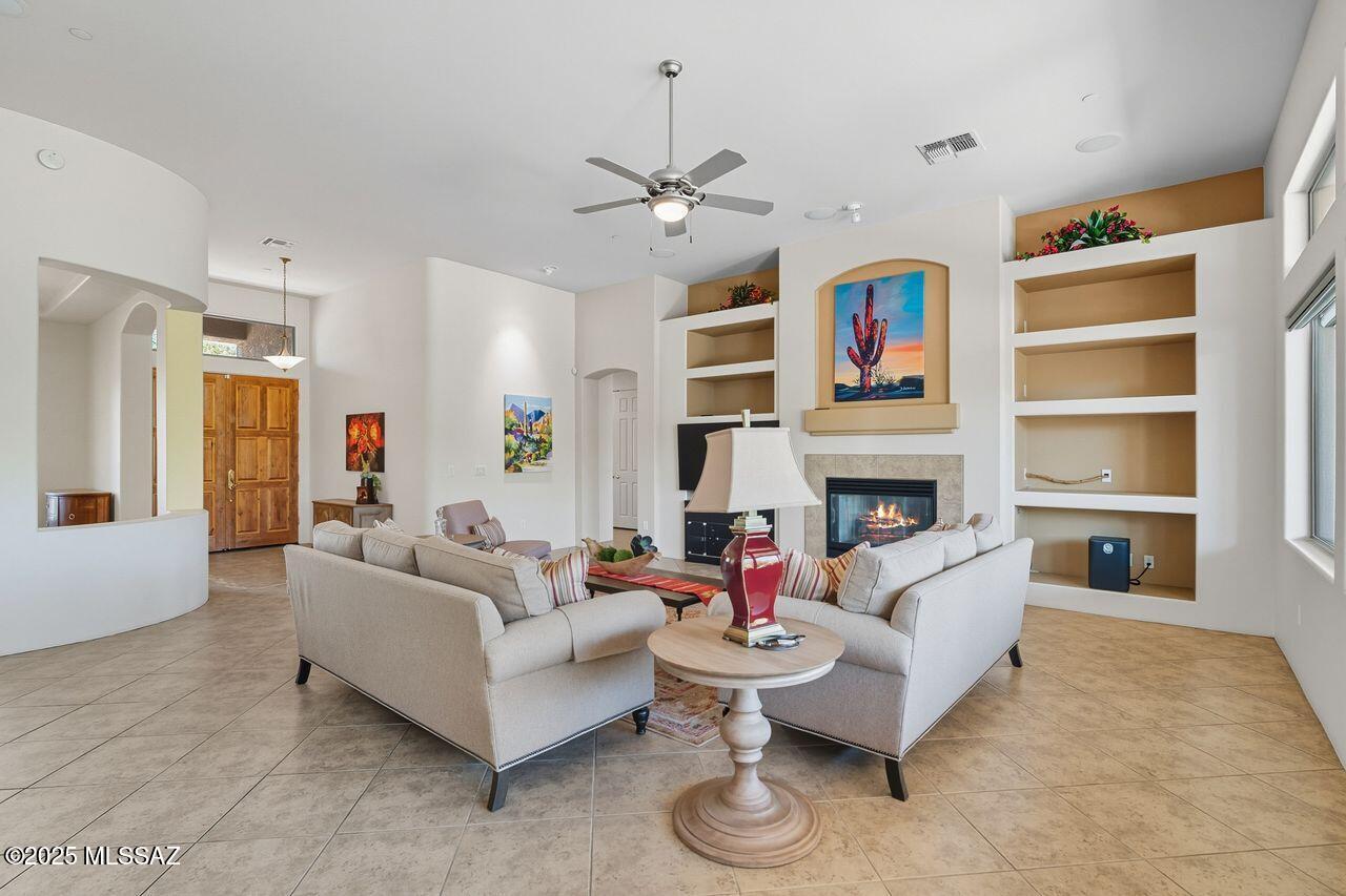 Dos Lagos at Dove Mountain (1-91) - Residential