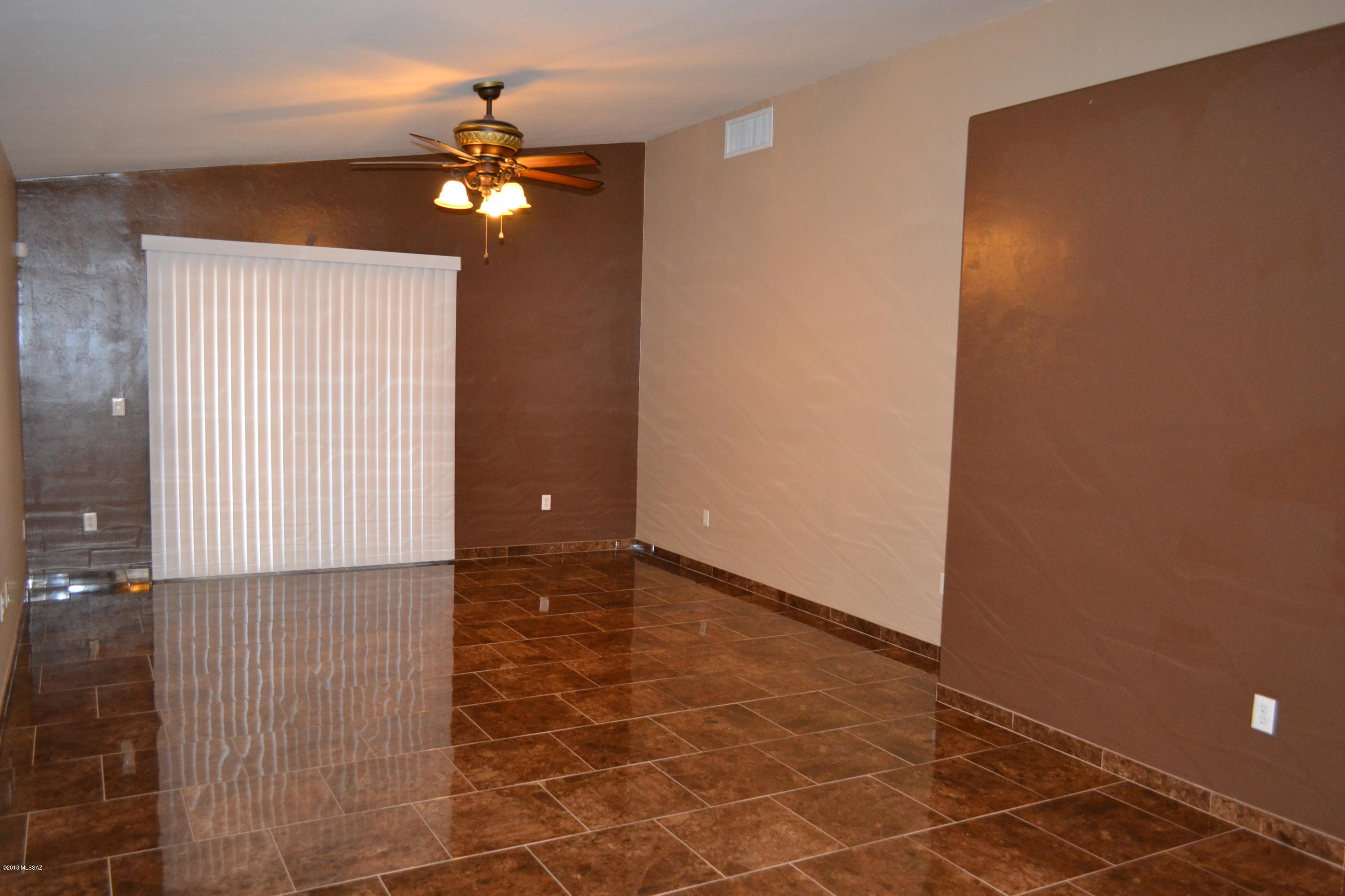 Valencia Reserve South (1-315) - Residential Lease