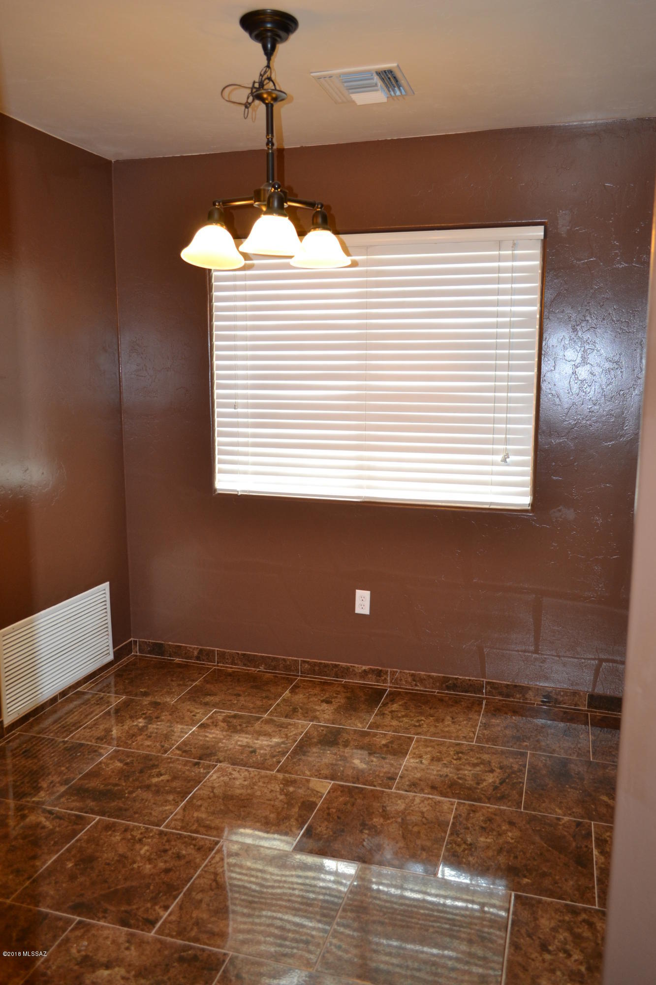 Valencia Reserve South (1-315) - Residential Lease