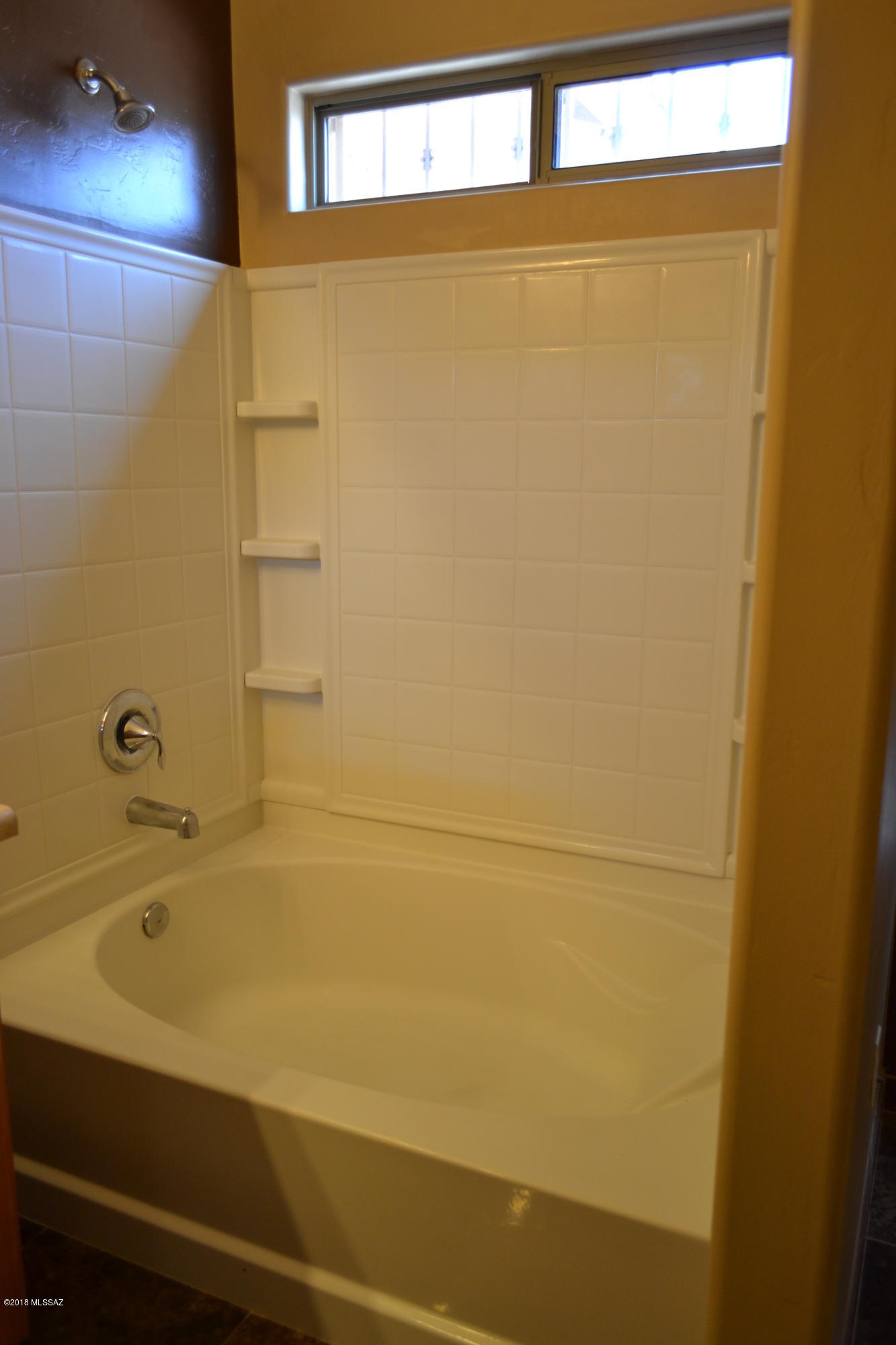 Valencia Reserve South (1-315) - Residential Lease