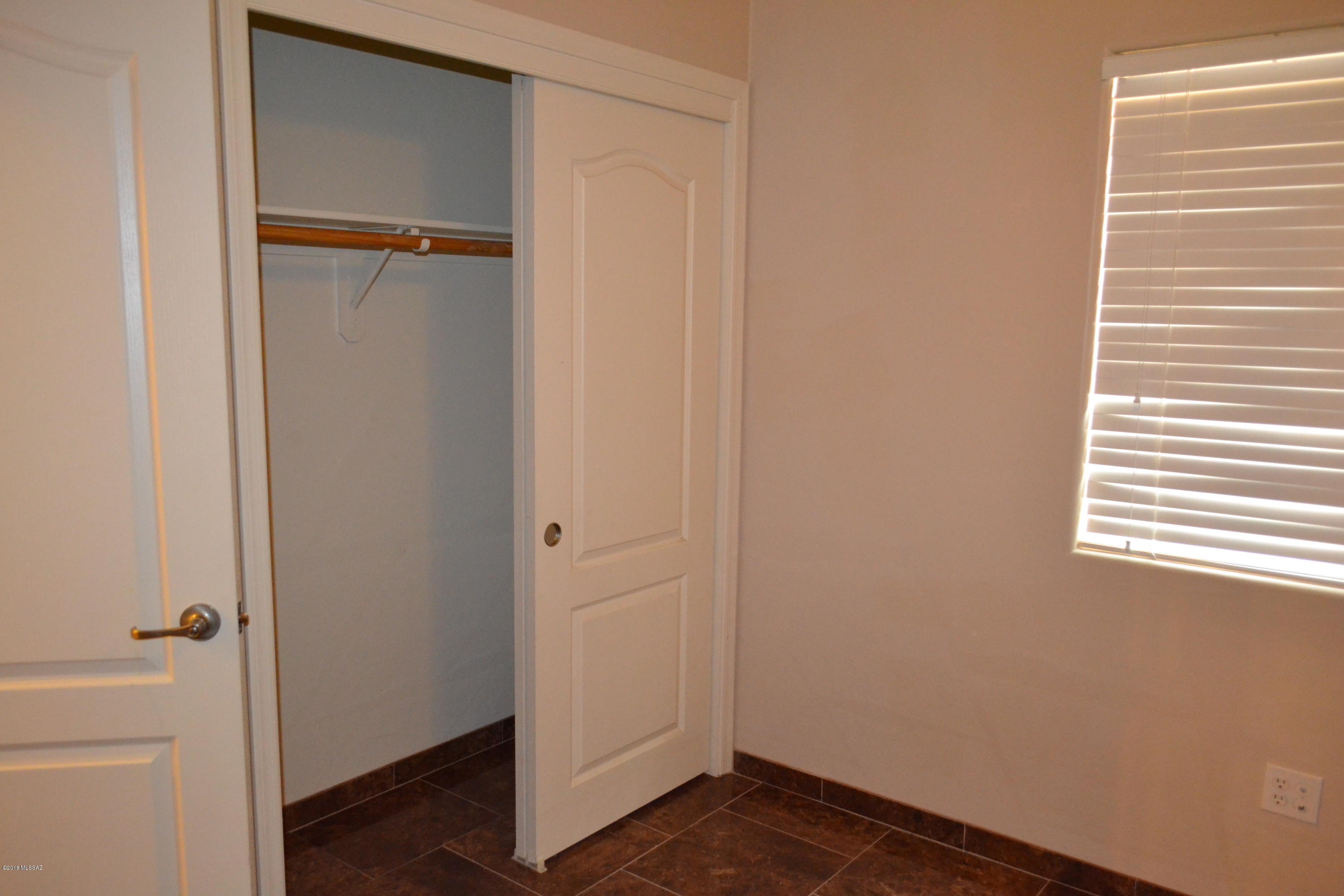 Valencia Reserve South (1-315) - Residential Lease