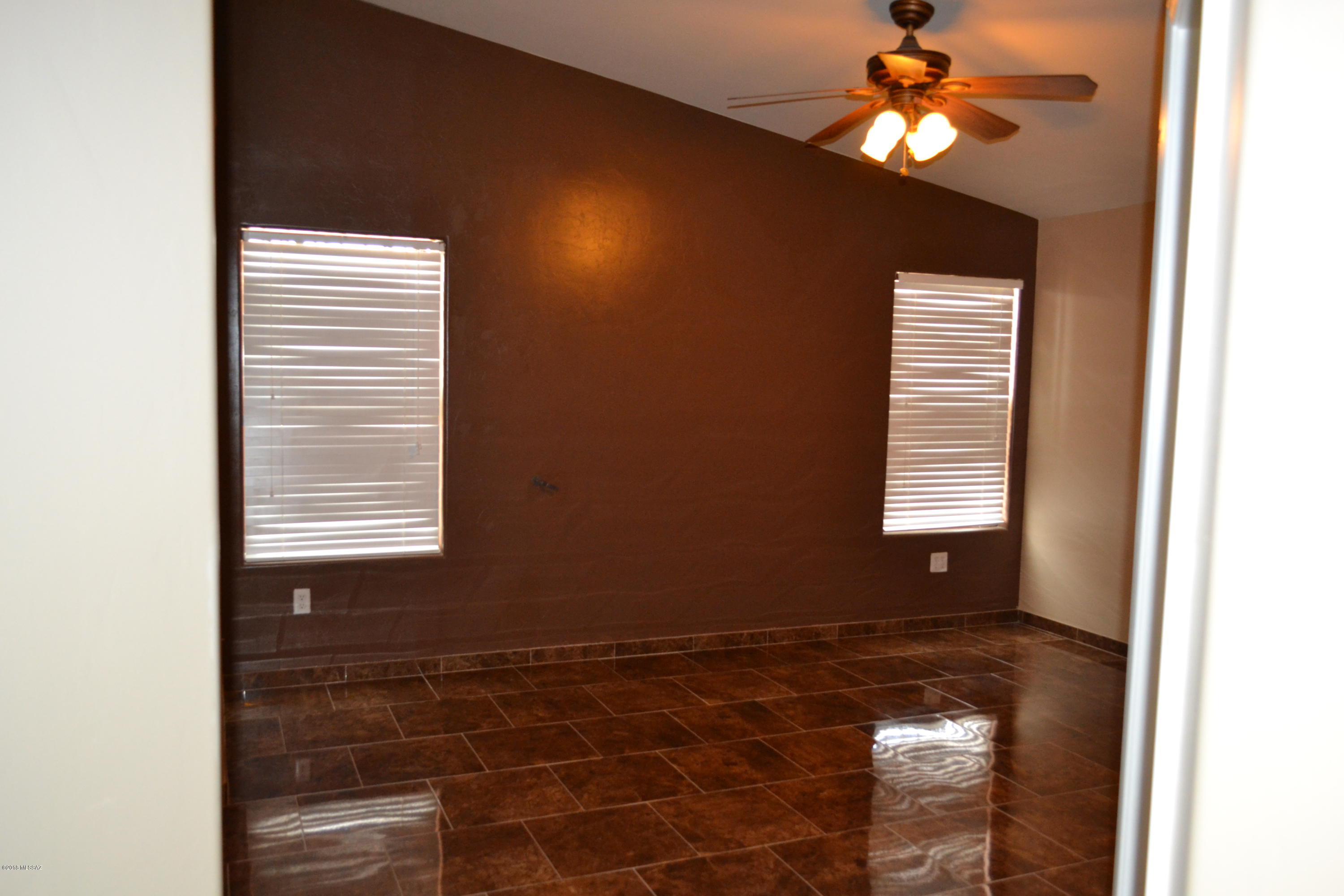 Valencia Reserve South (1-315) - Residential Lease