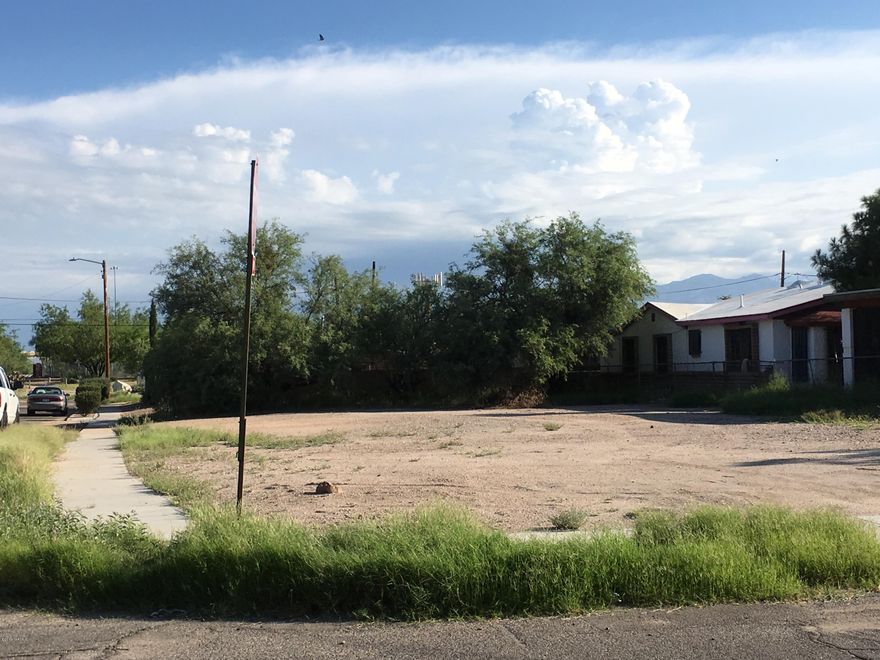 Vacant Lot, great location for a residential dwelling or a multi-unit complex, residential income