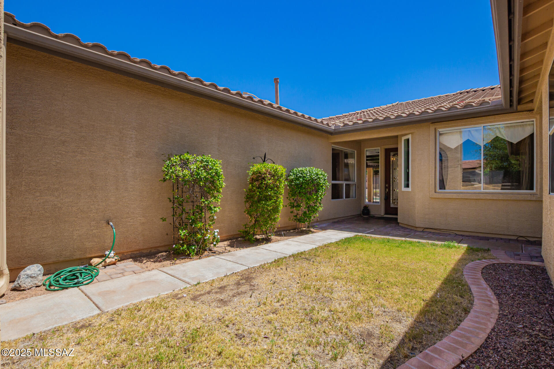 2436 E Desert Pueblo Pass