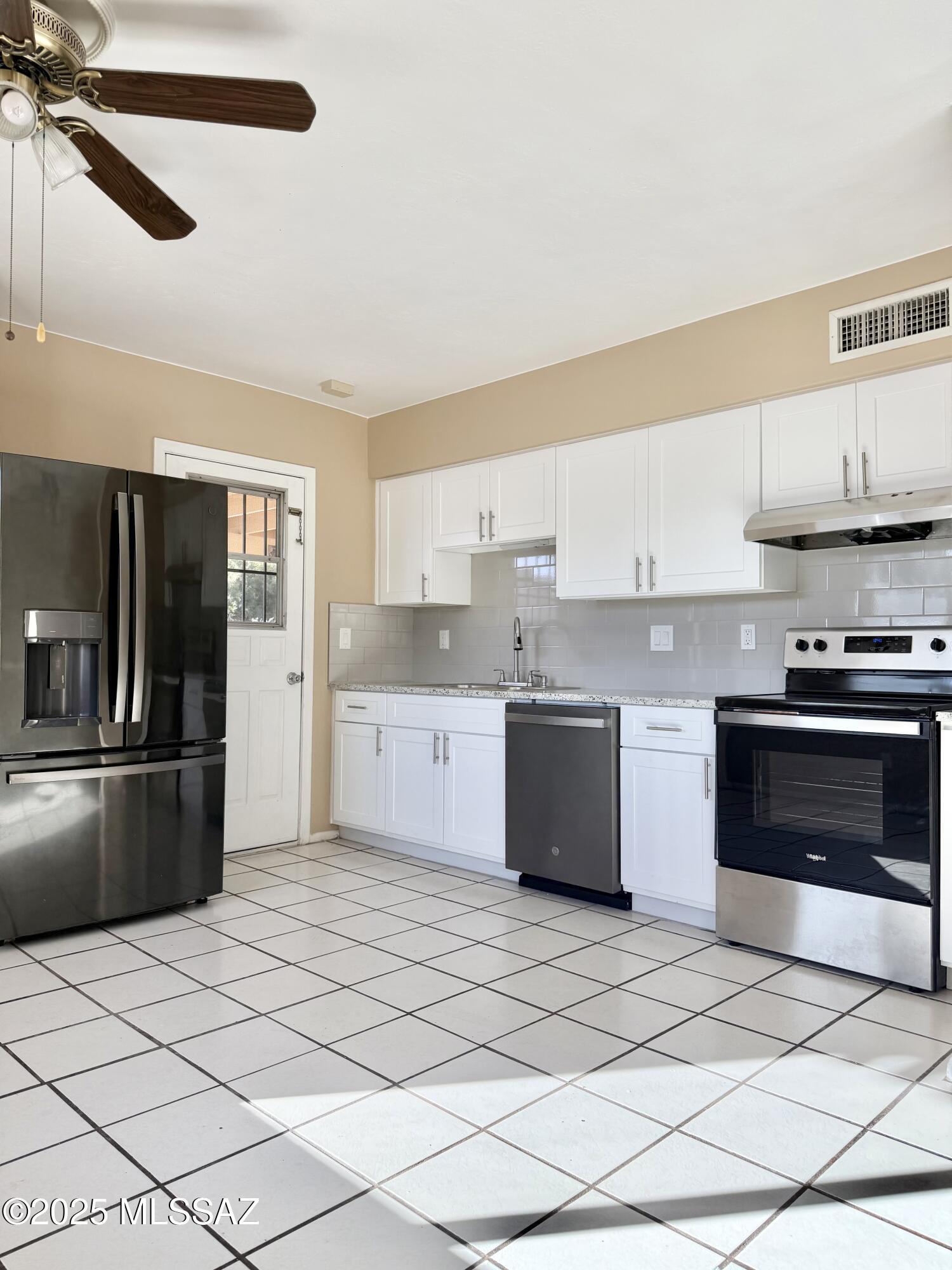 1884 W Record Street