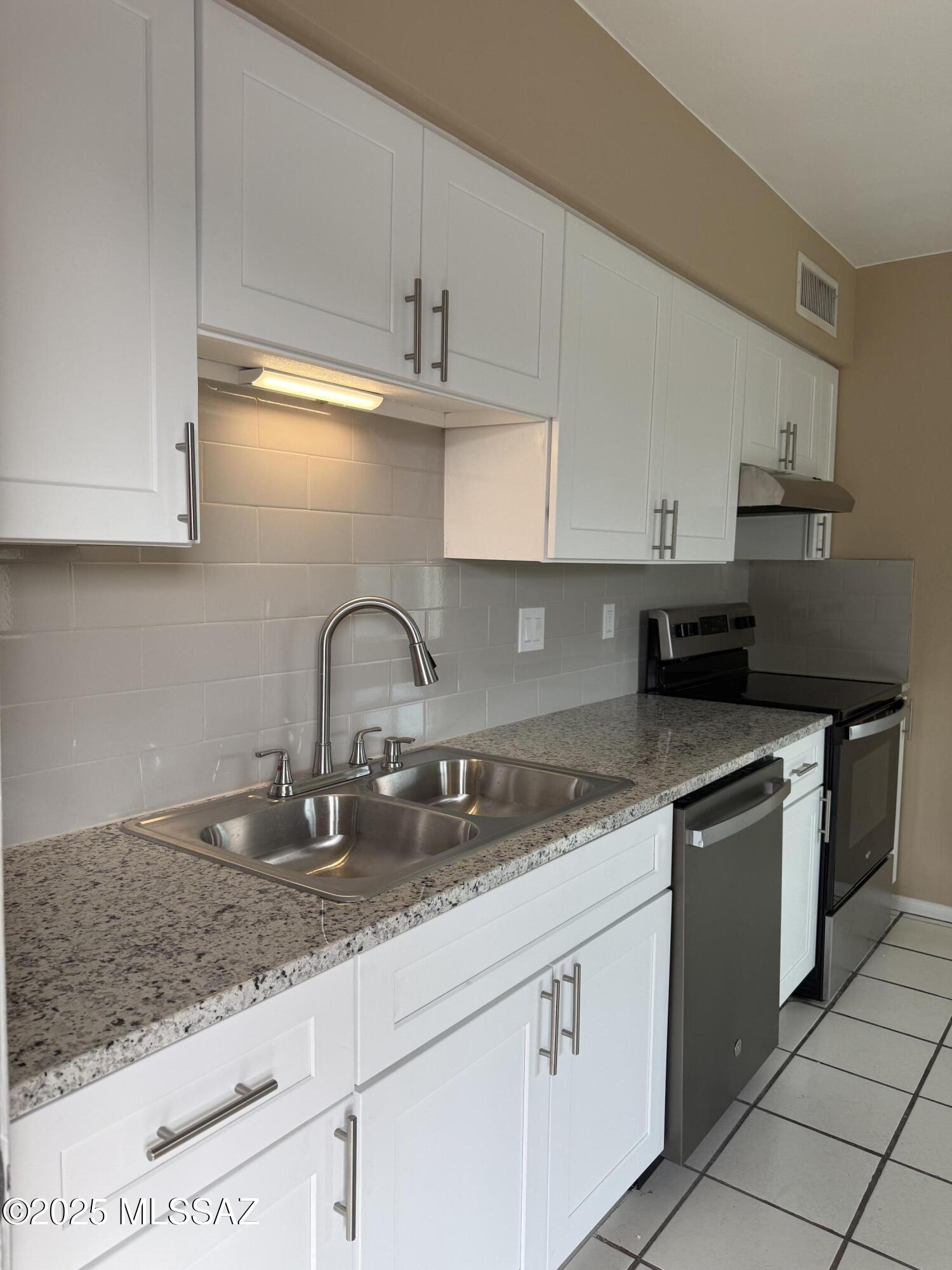 1884 W Record Street