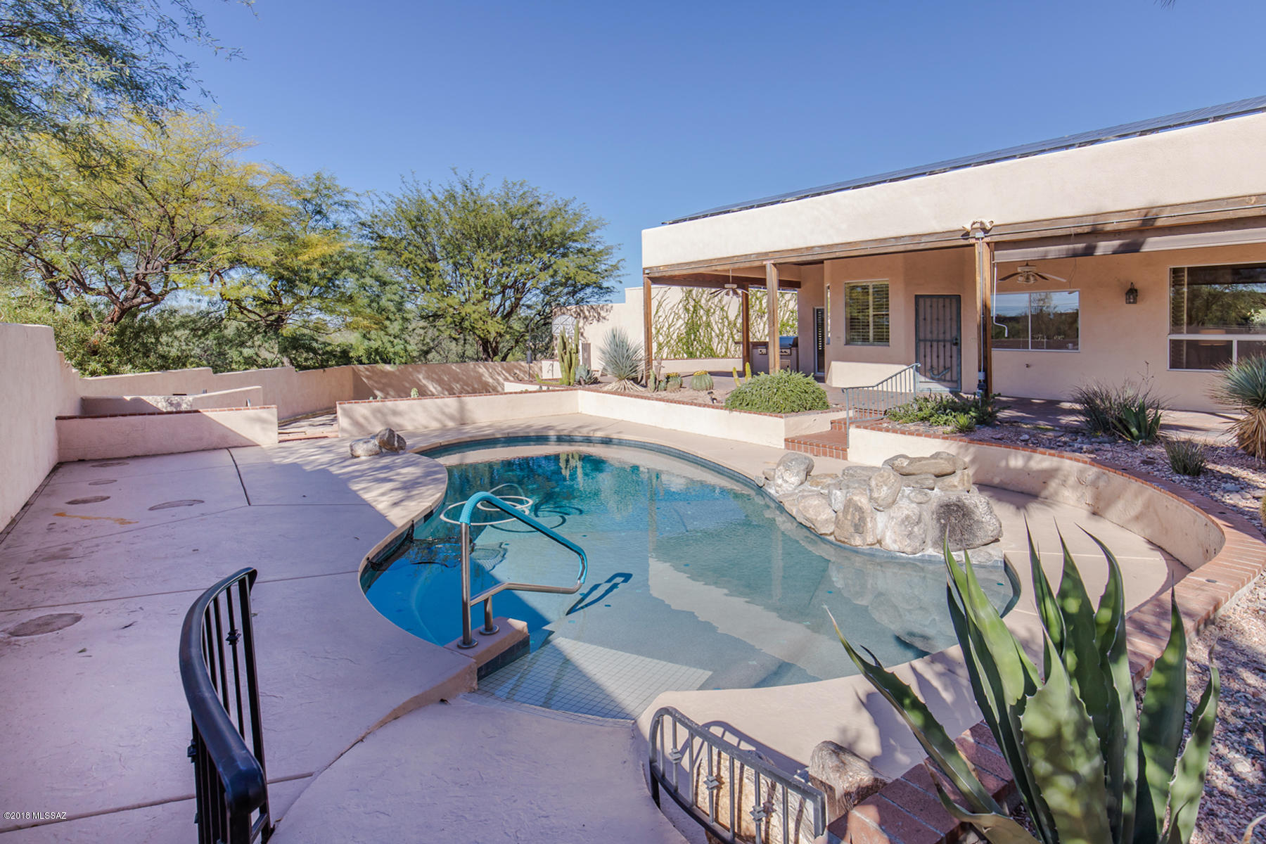 Loma De La Vista Verde (1-38) - Residential