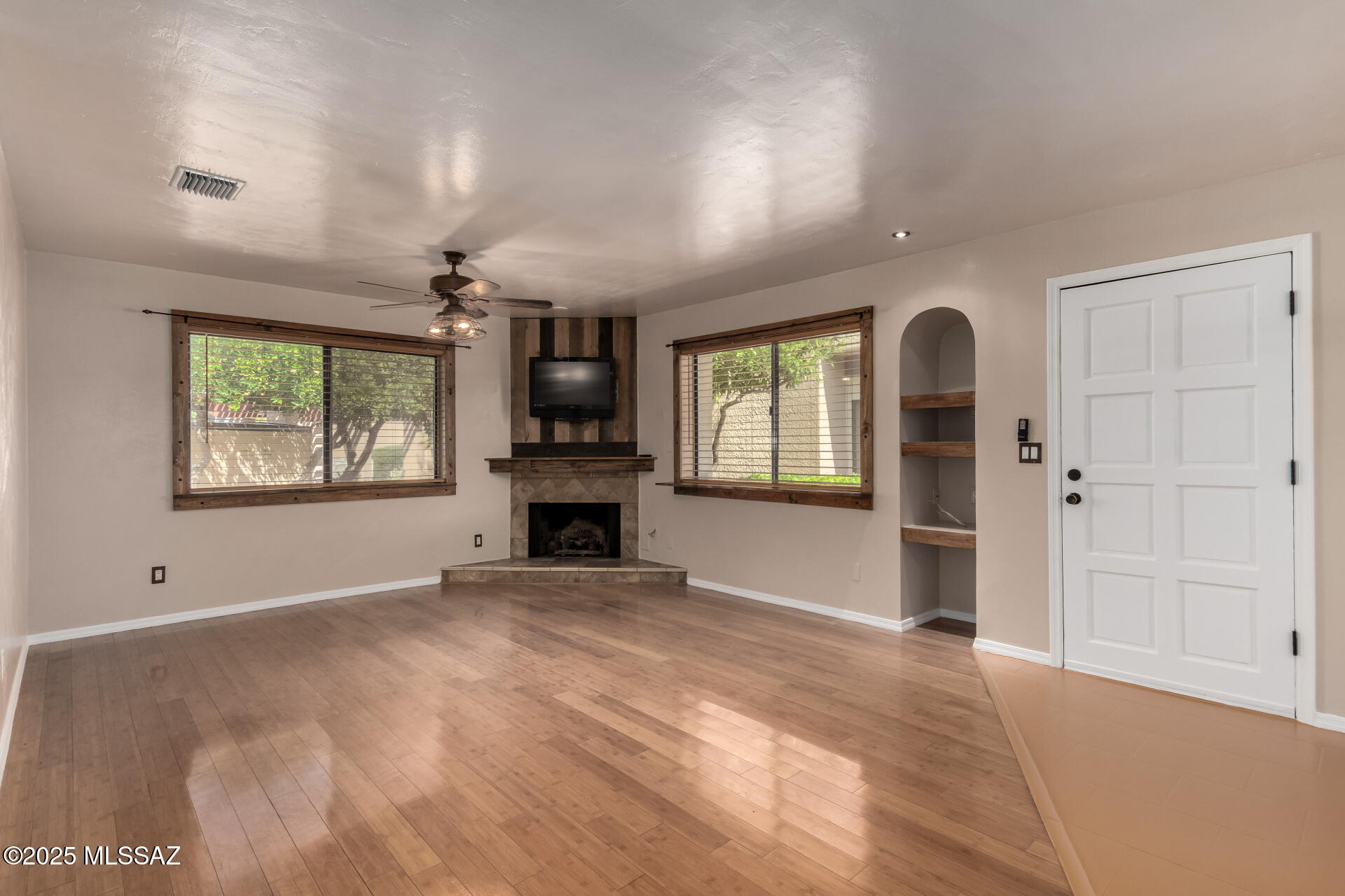 3781 E Edison Street