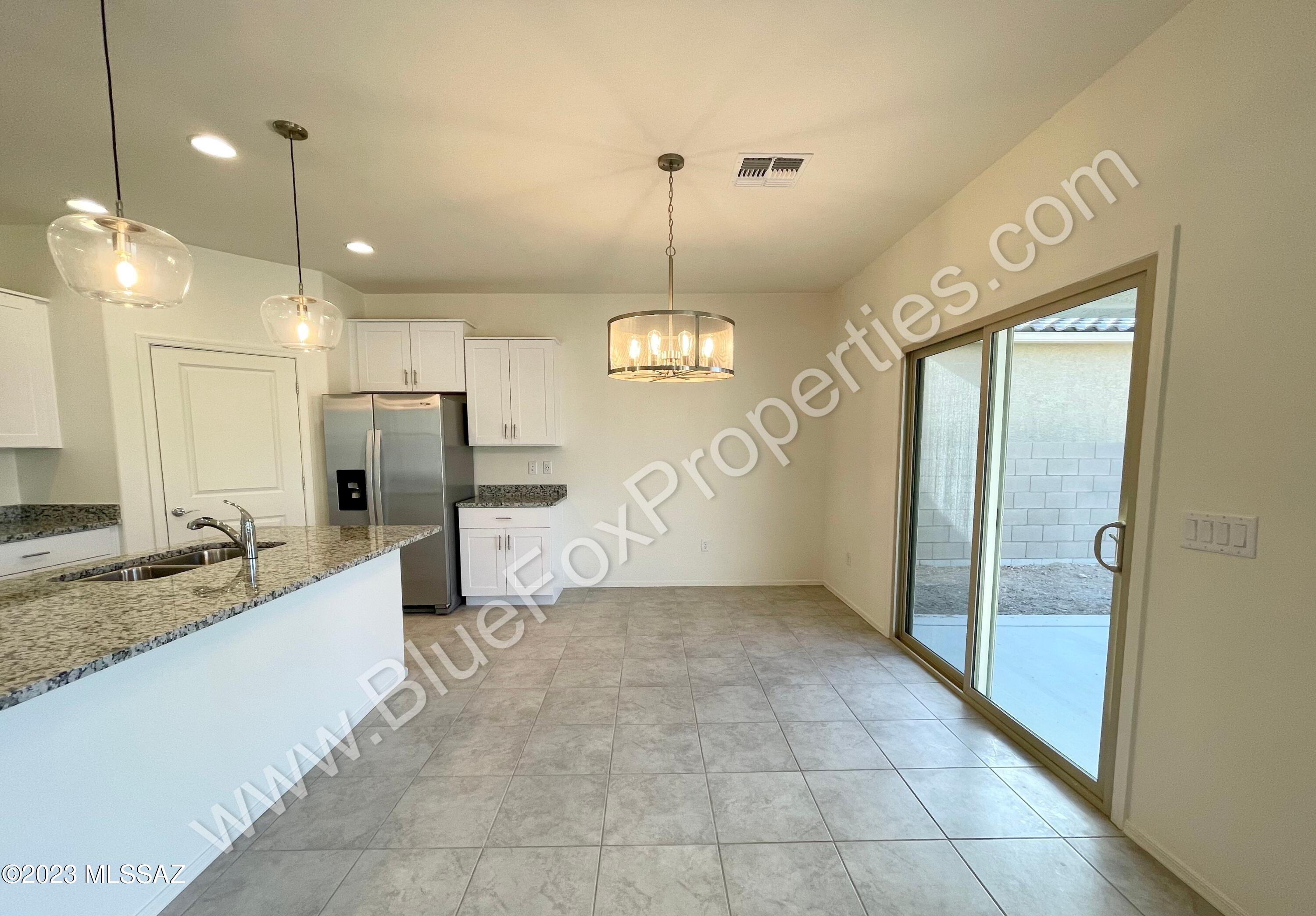 La Estancia De Tucson (1-330) - Residential Lease