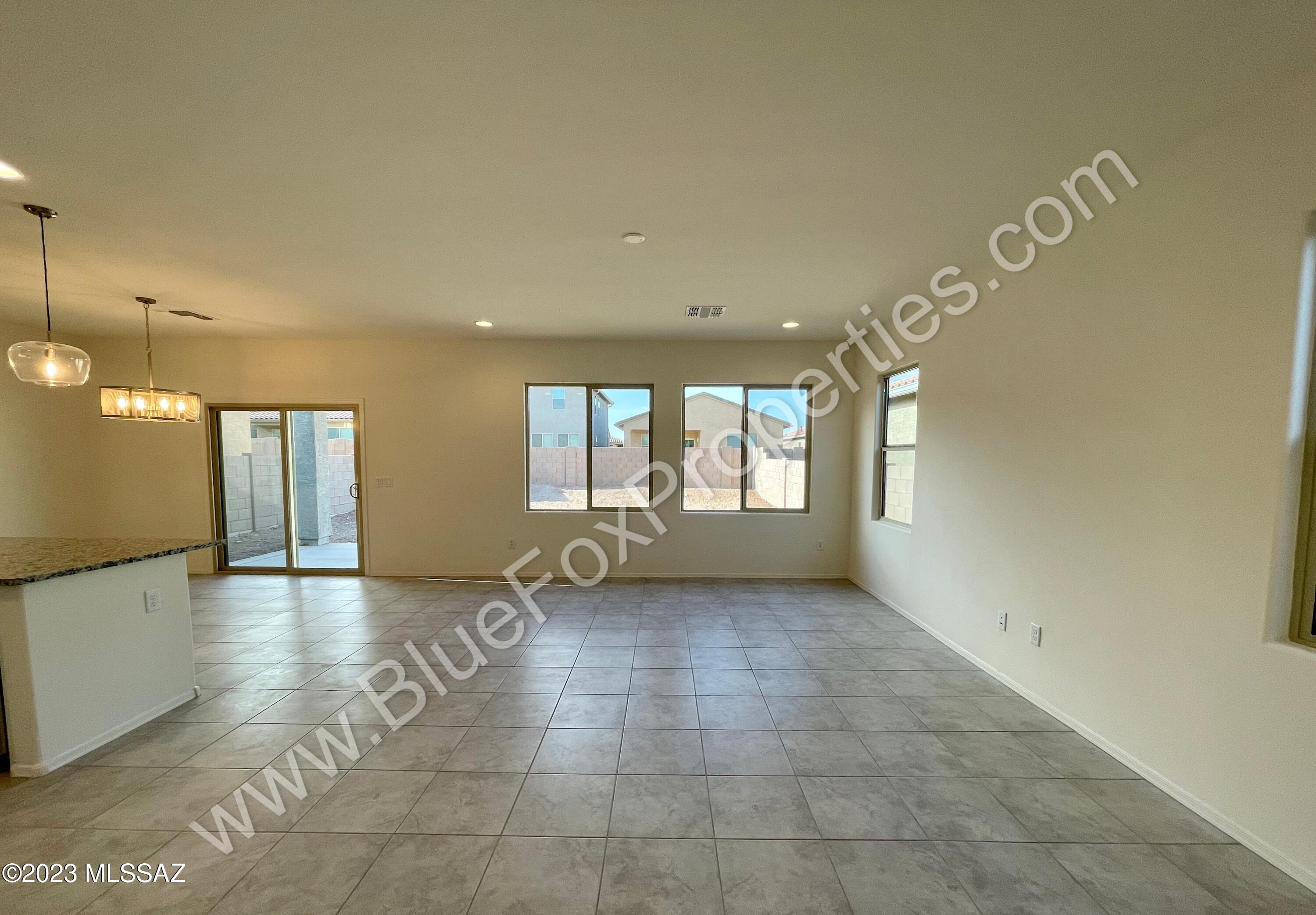 La Estancia De Tucson (1-330) - Residential Lease