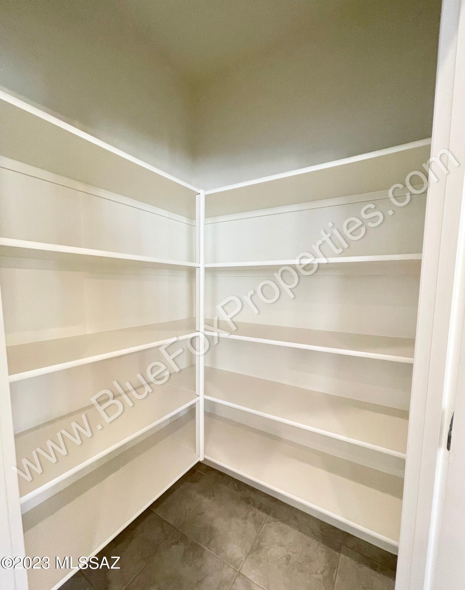 La Estancia De Tucson (1-330) - Residential Lease