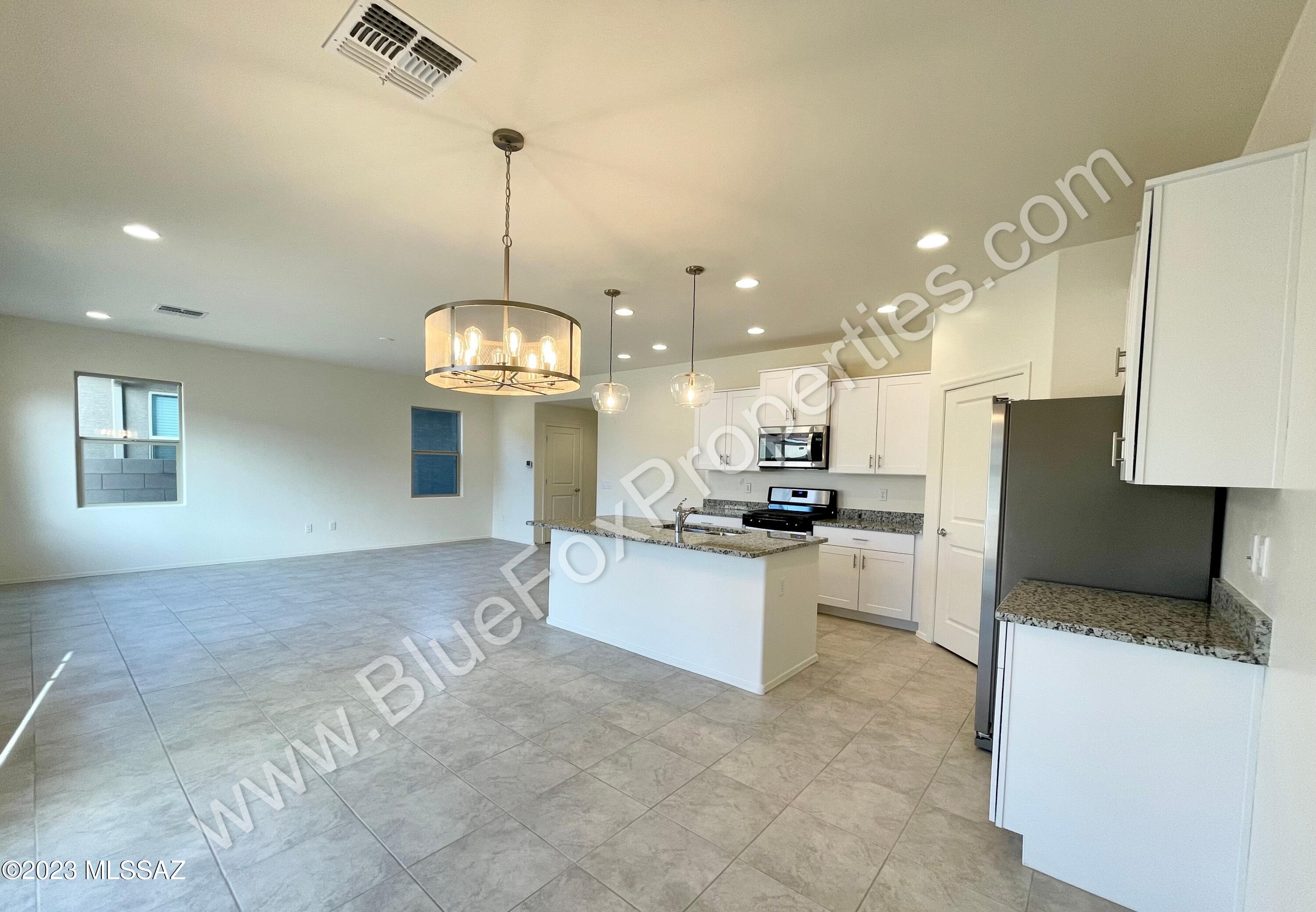 La Estancia De Tucson (1-330) - Residential Lease