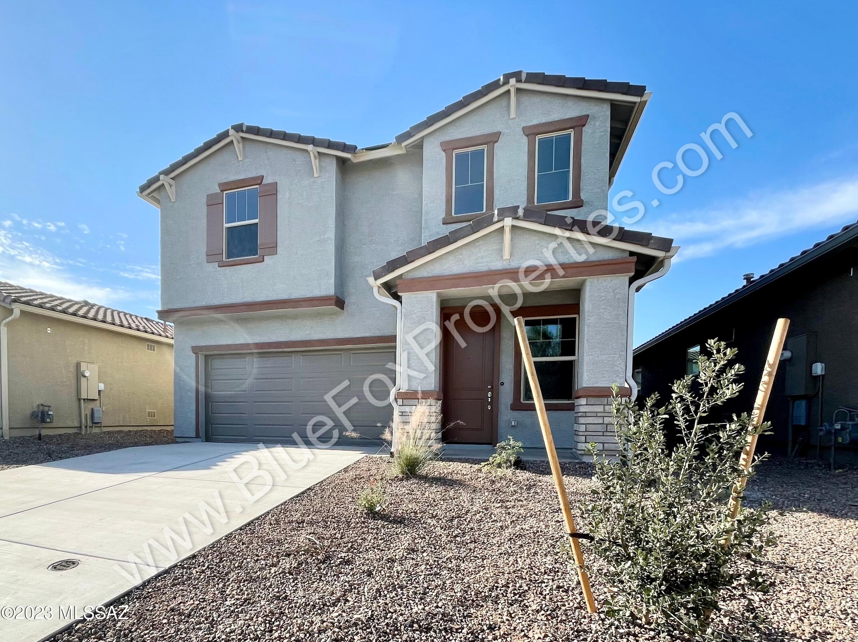 La Estancia De Tucson (1-330) - Residential Lease