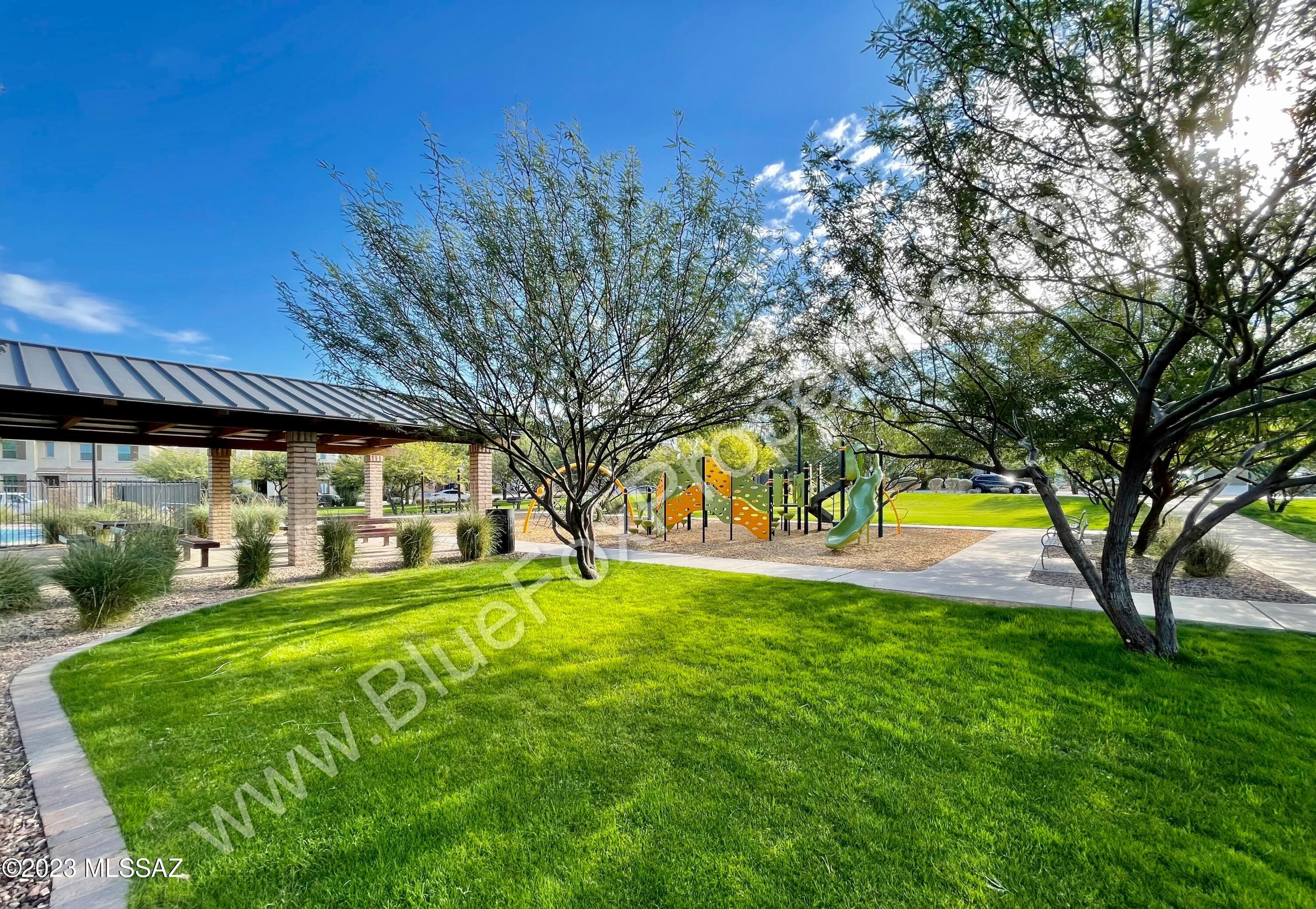 La Estancia De Tucson (1-330) - Residential Lease