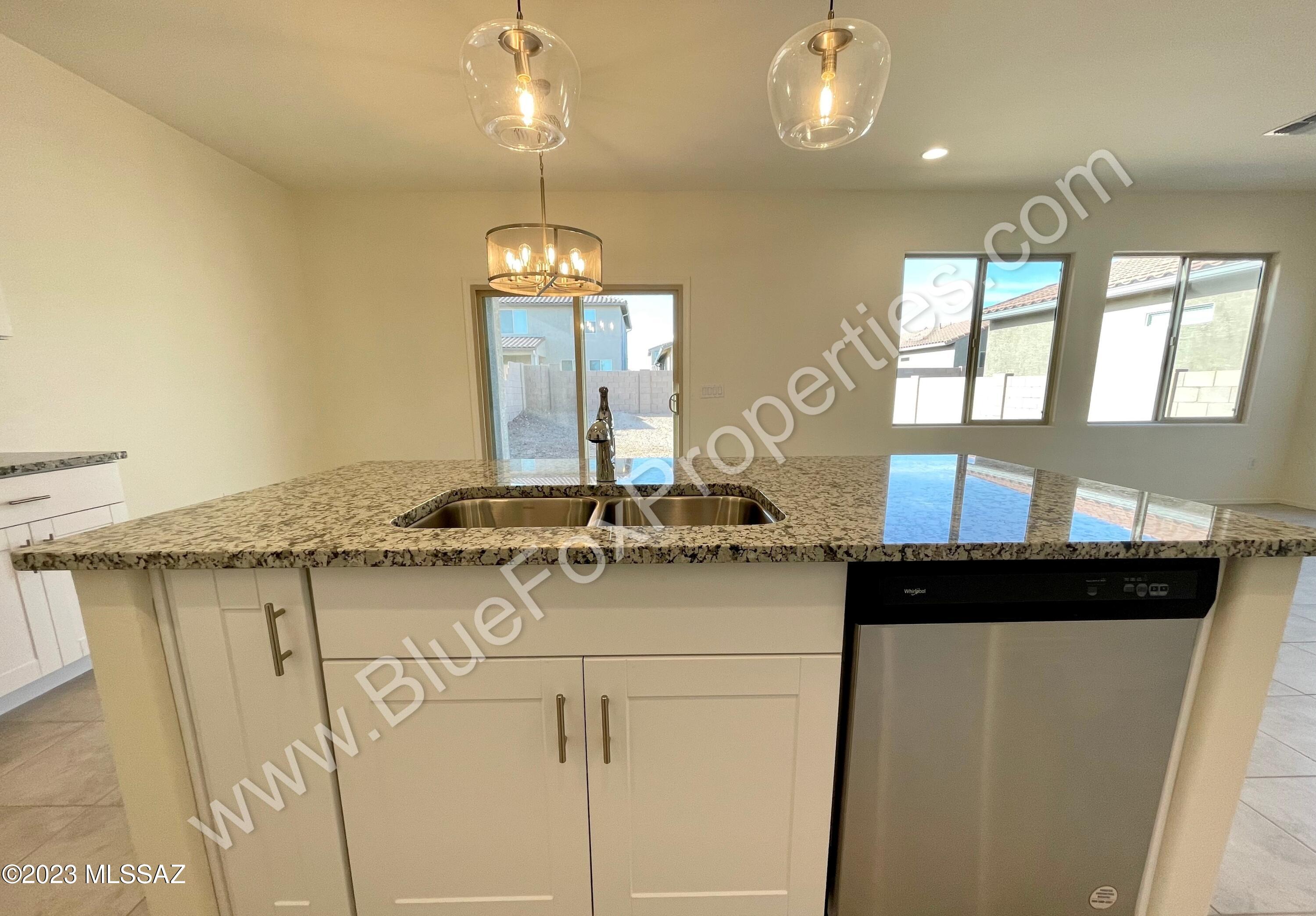 La Estancia De Tucson (1-330) - Residential Lease