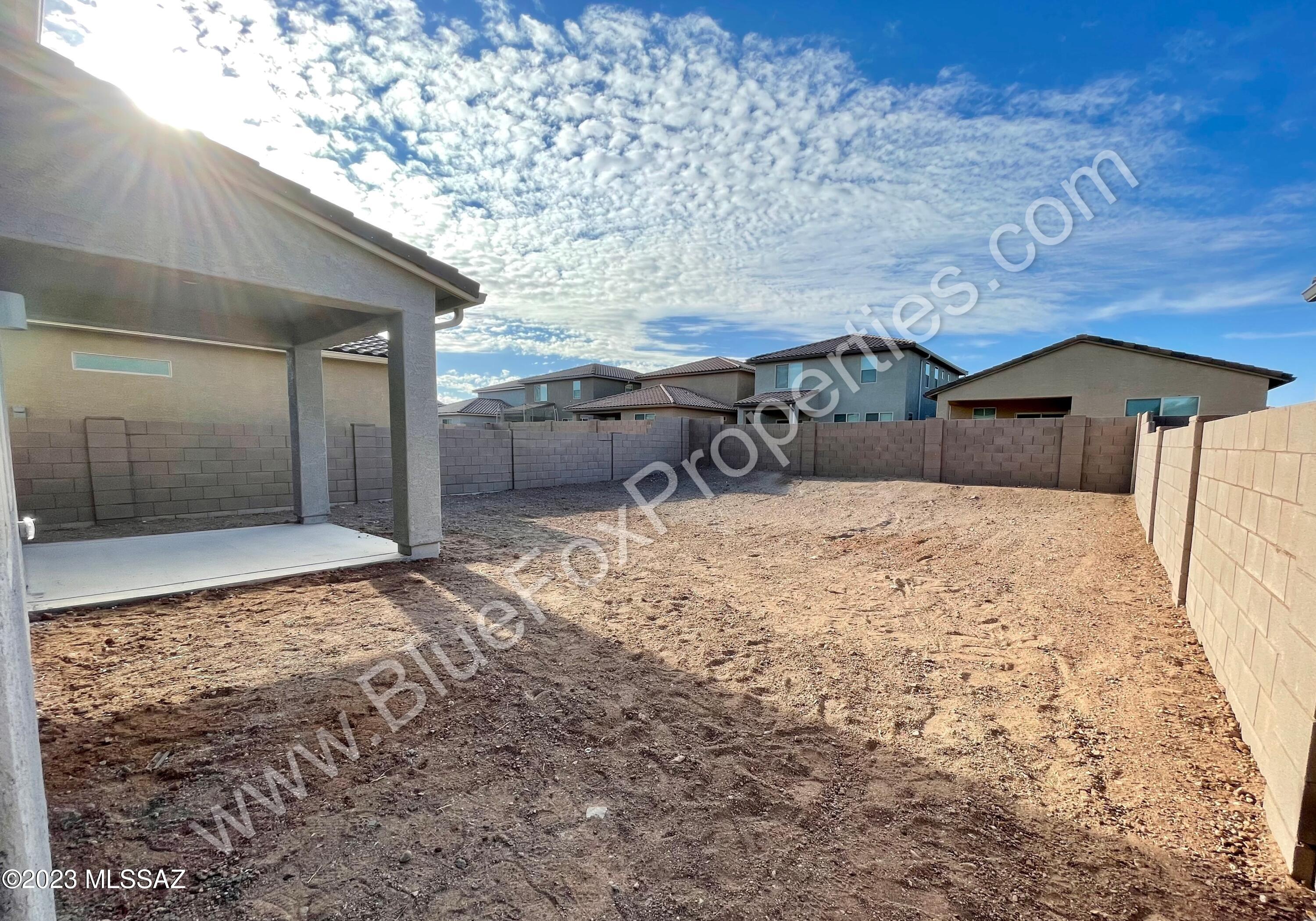 La Estancia De Tucson (1-330) - Residential Lease