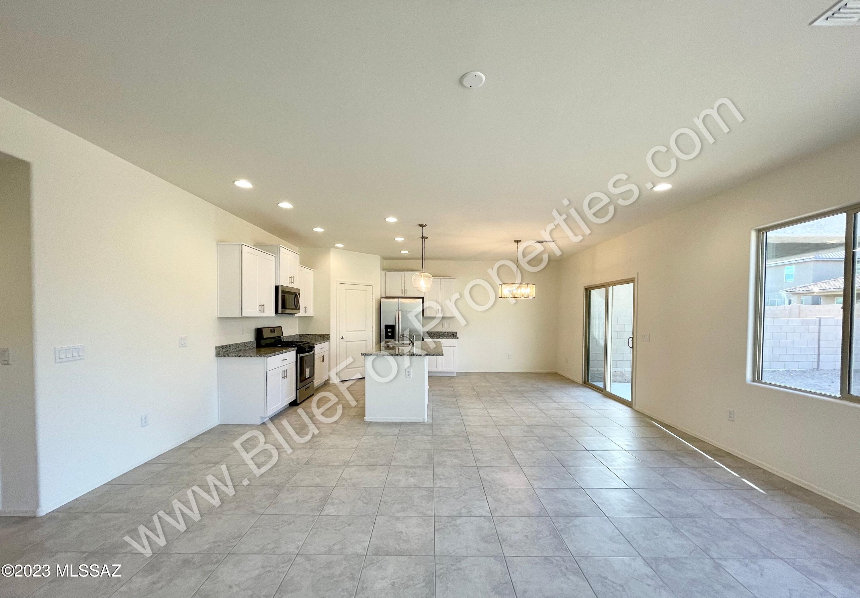 La Estancia De Tucson (1-330) - Residential Lease